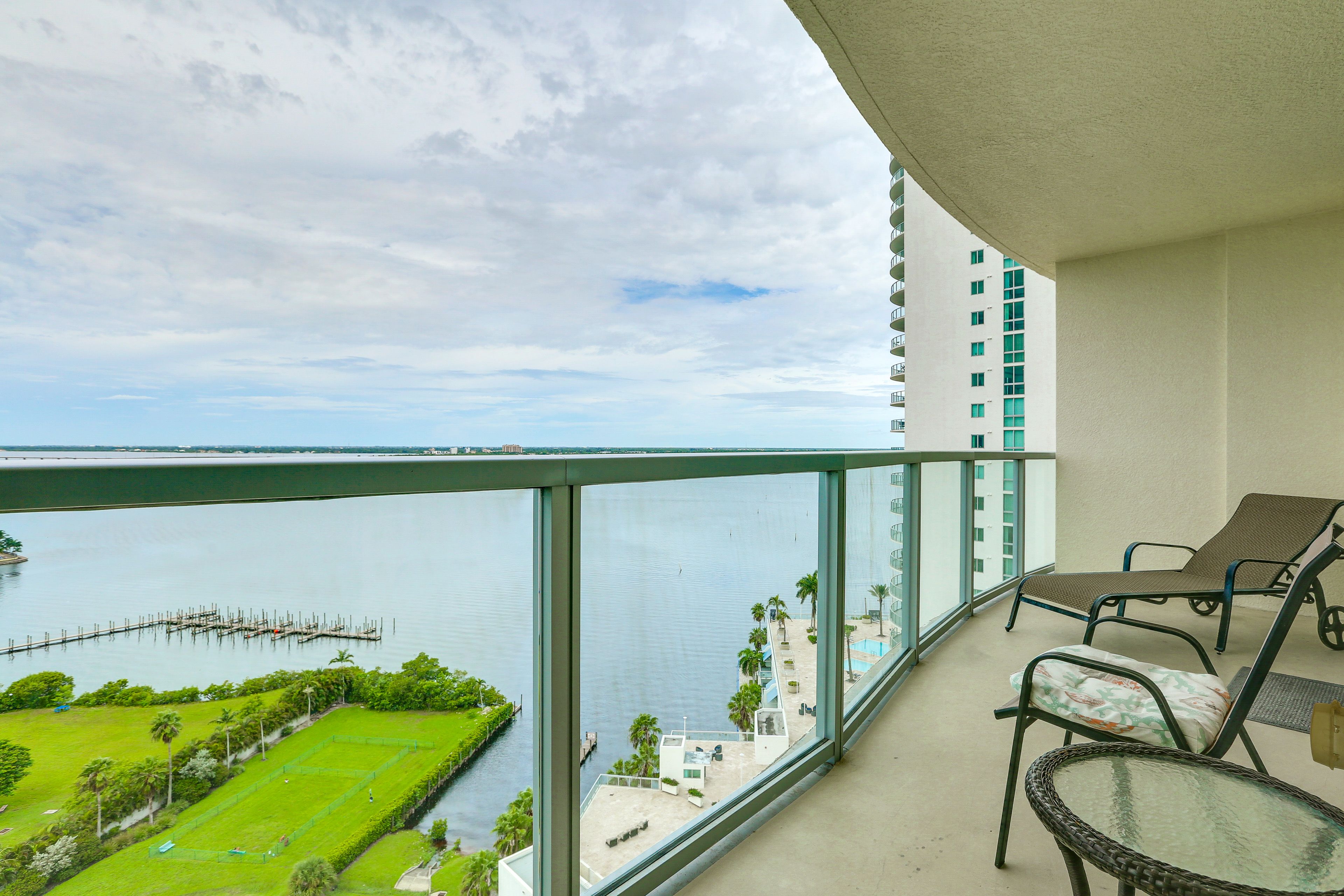 Fort Myers Vacation Rental | 2BR | 2BA | 1,319 Sq Ft | Step-Free Access