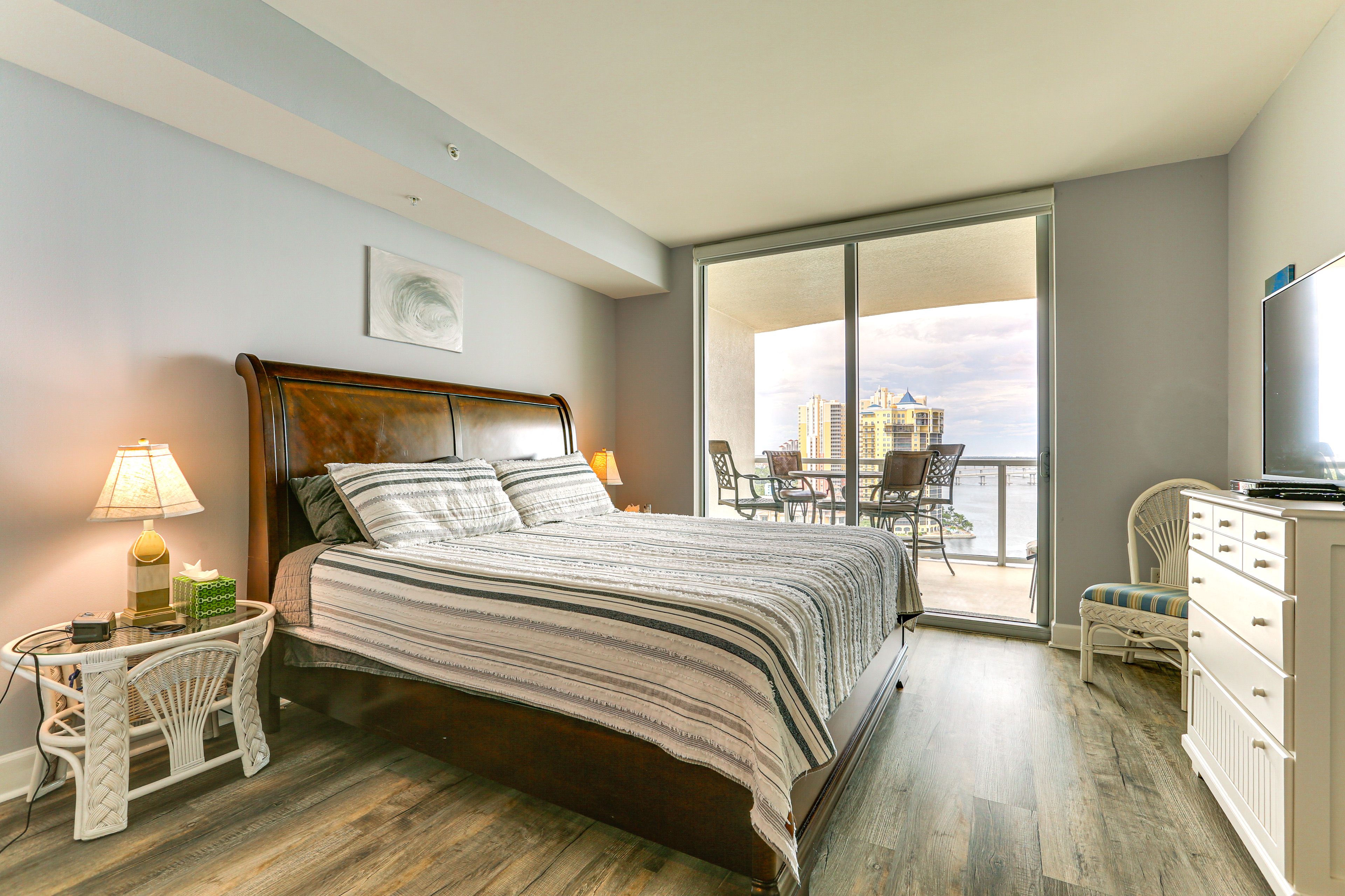 Bedroom 1 | King Bed | Linens