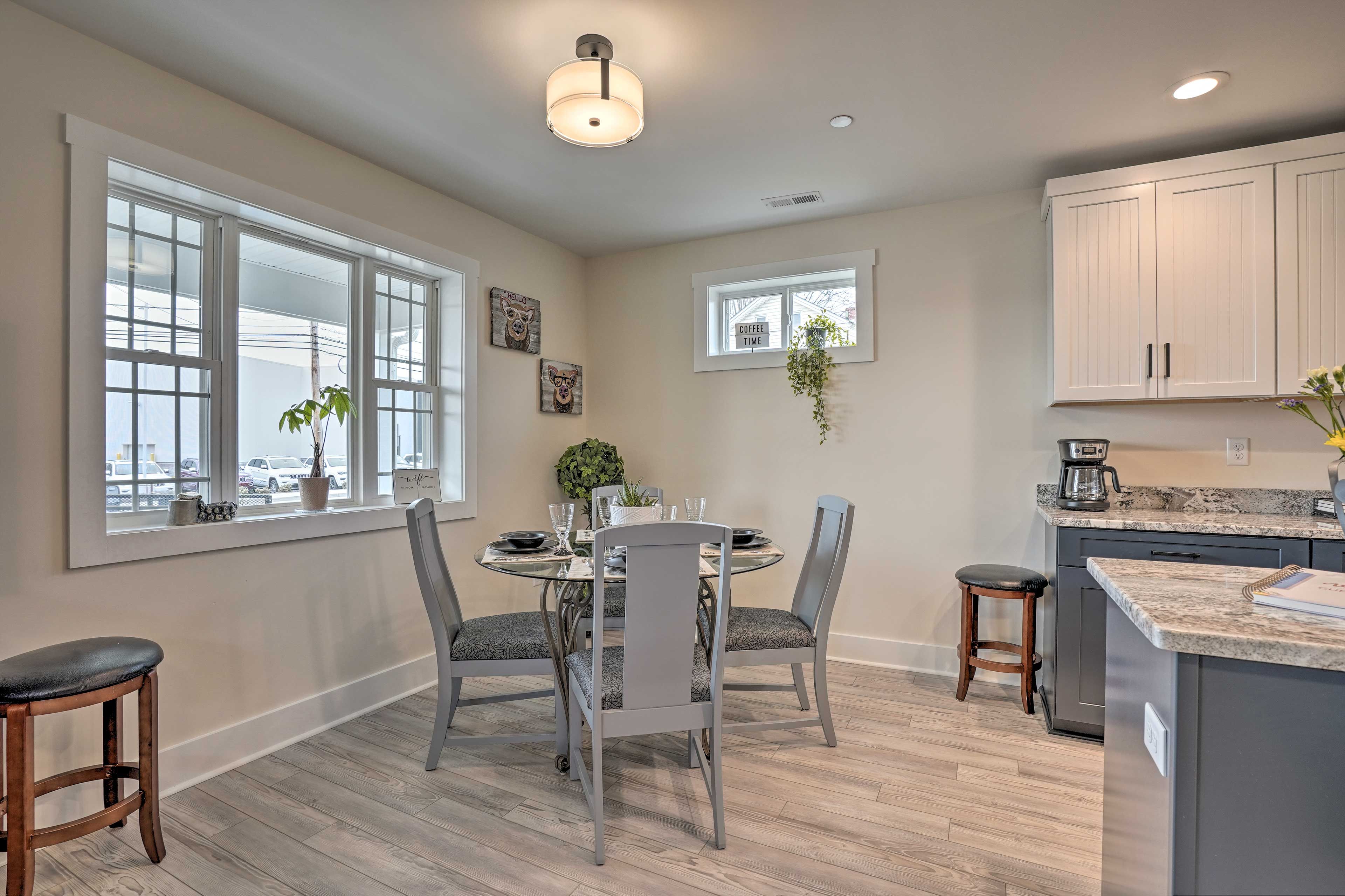 Dining Area | Dishware & Flatware