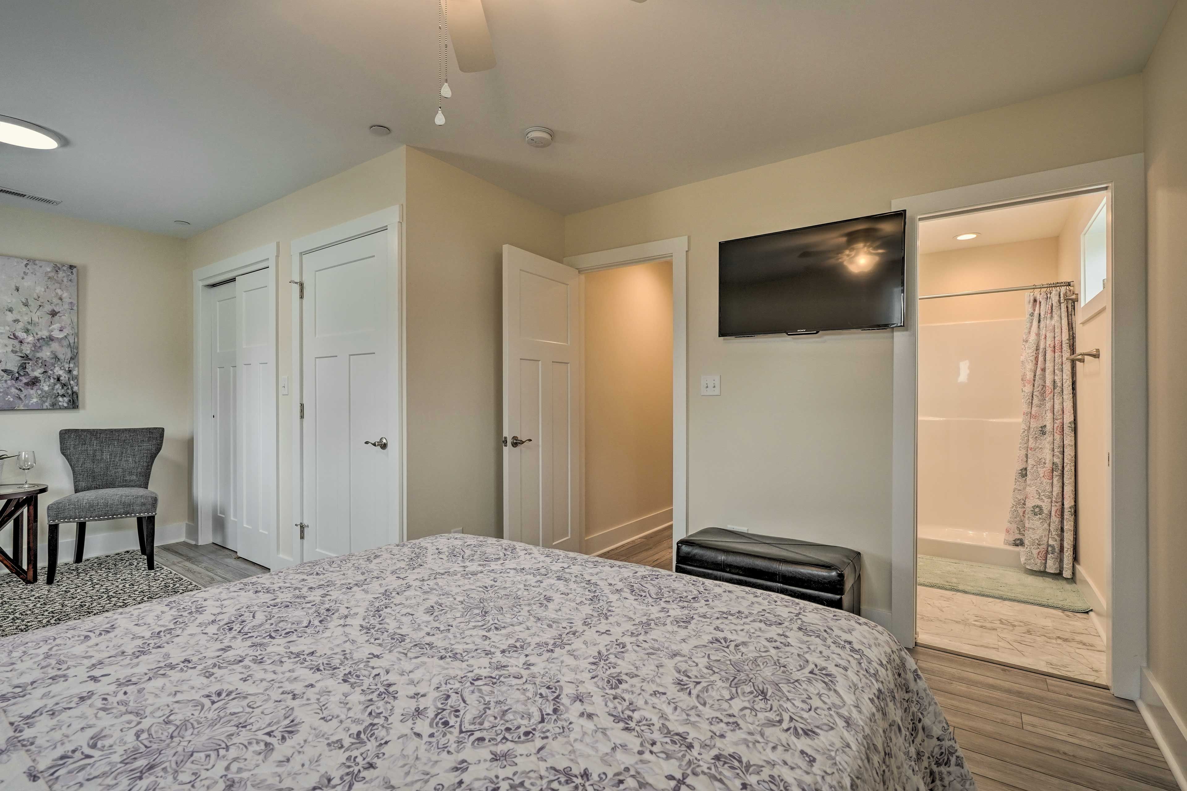 Bedroom 1 | Linens Provided | Smart TV w/ Cable