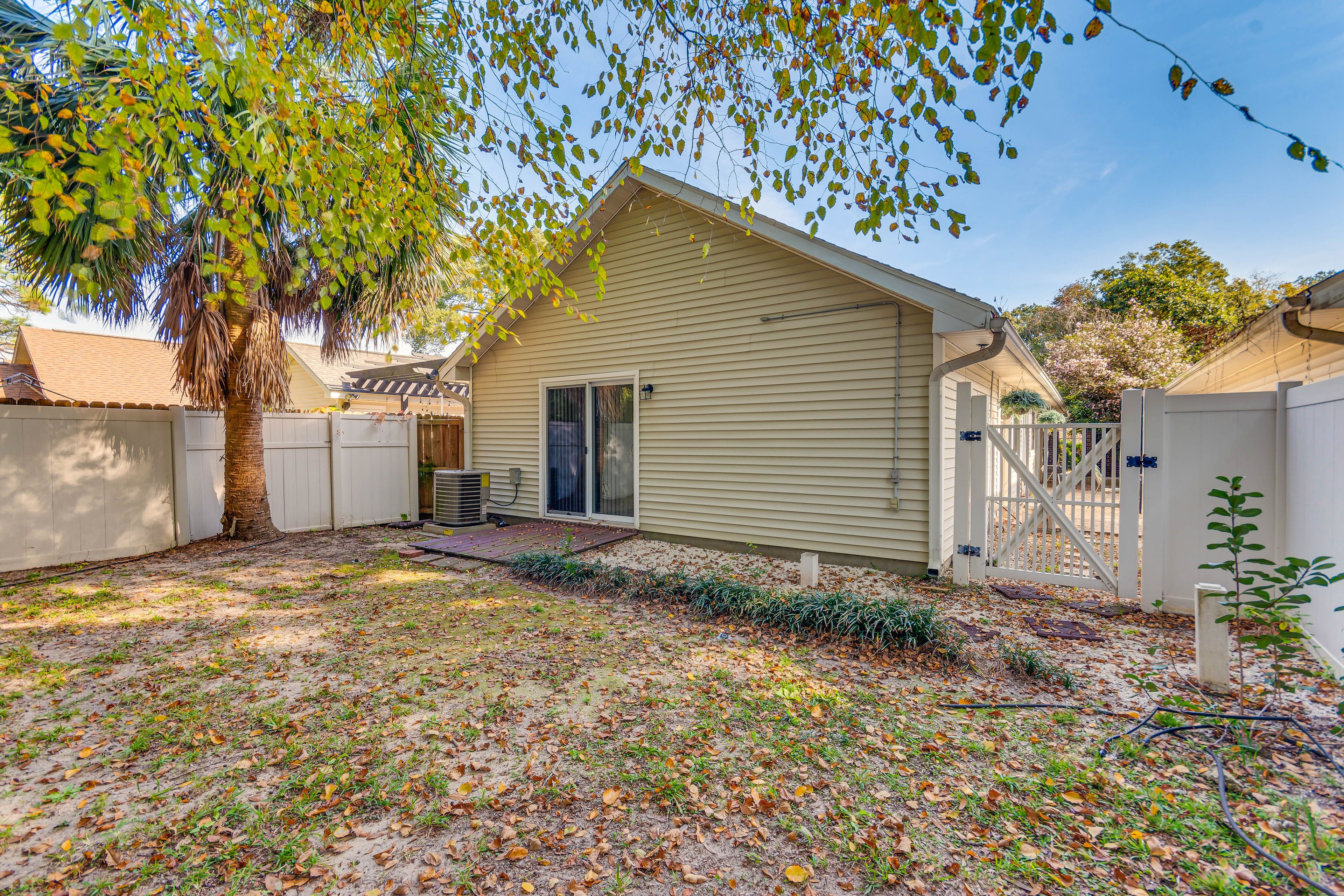 Fenced Backyard | Single-Story House | 15 Mi to Pensacola Beach
