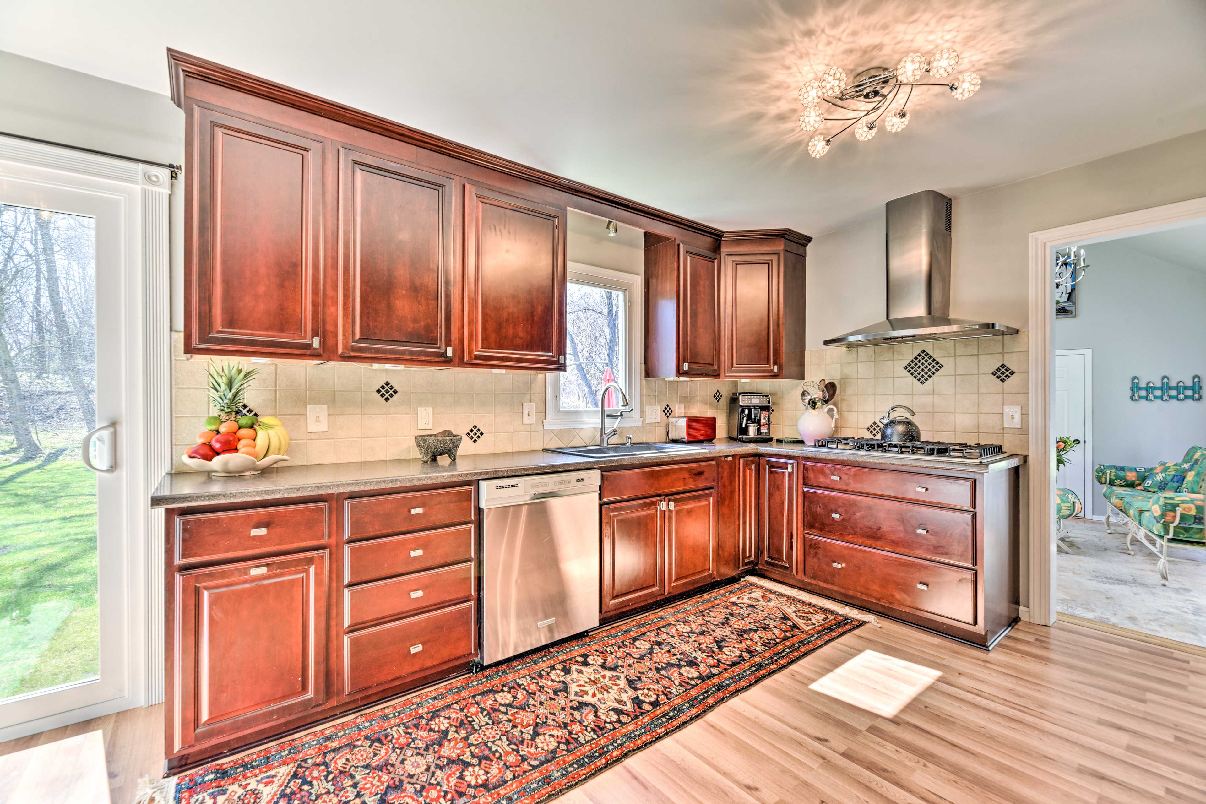 Fully Equipped Kitchen | Espresso Machine | Coffee Grinder