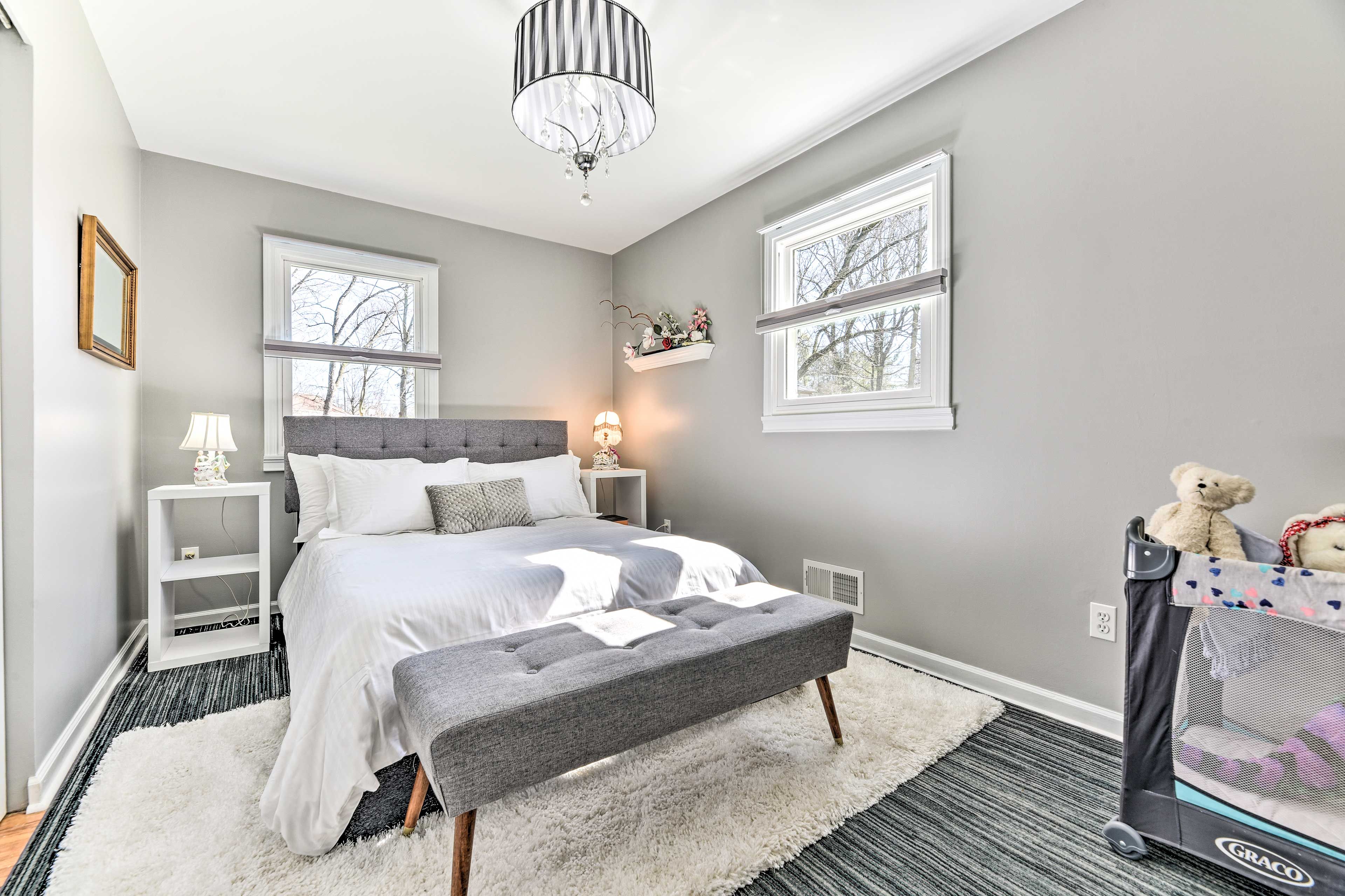 Bedroom 2 | Queen Bed
