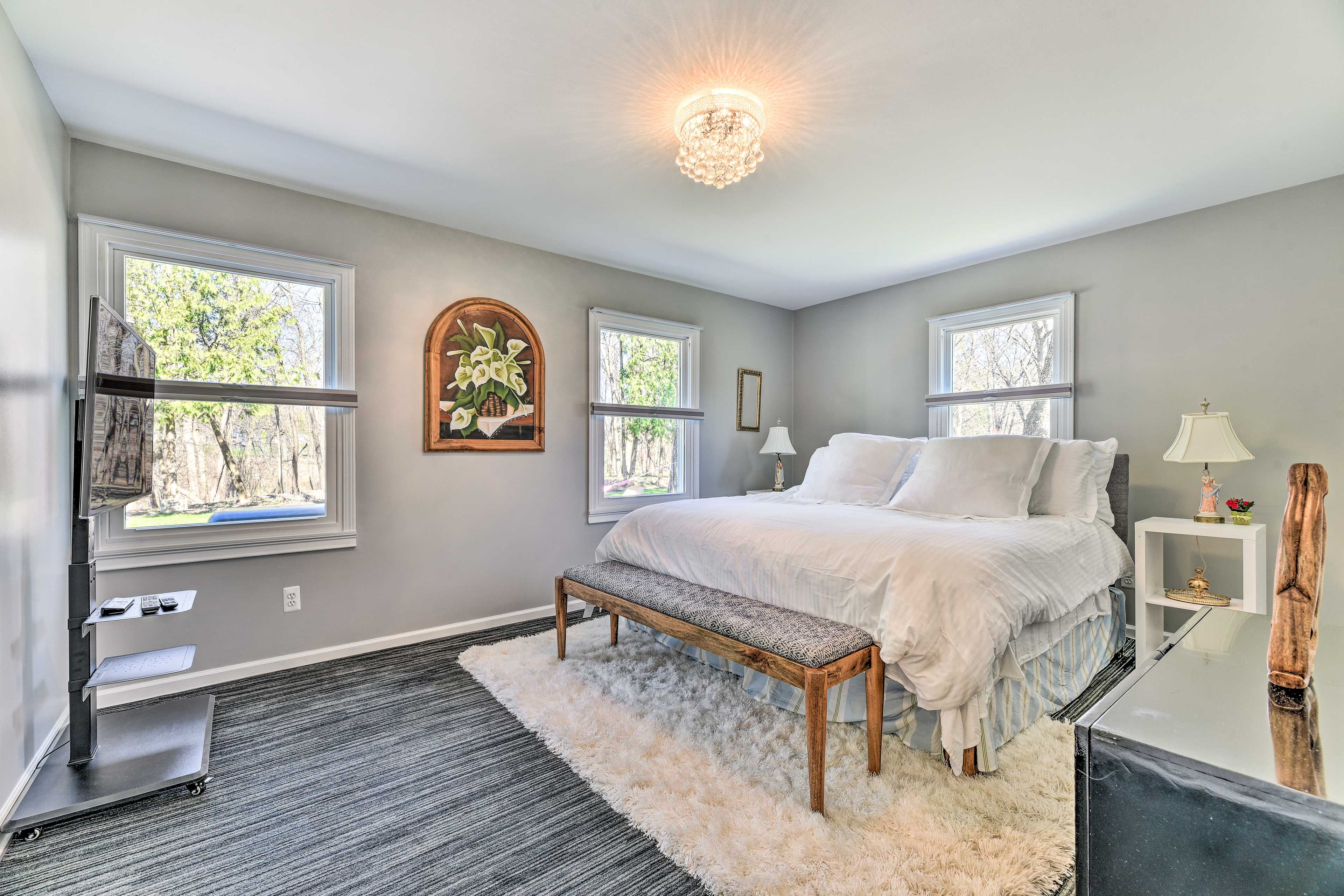 Bedroom 1 | California King Bed