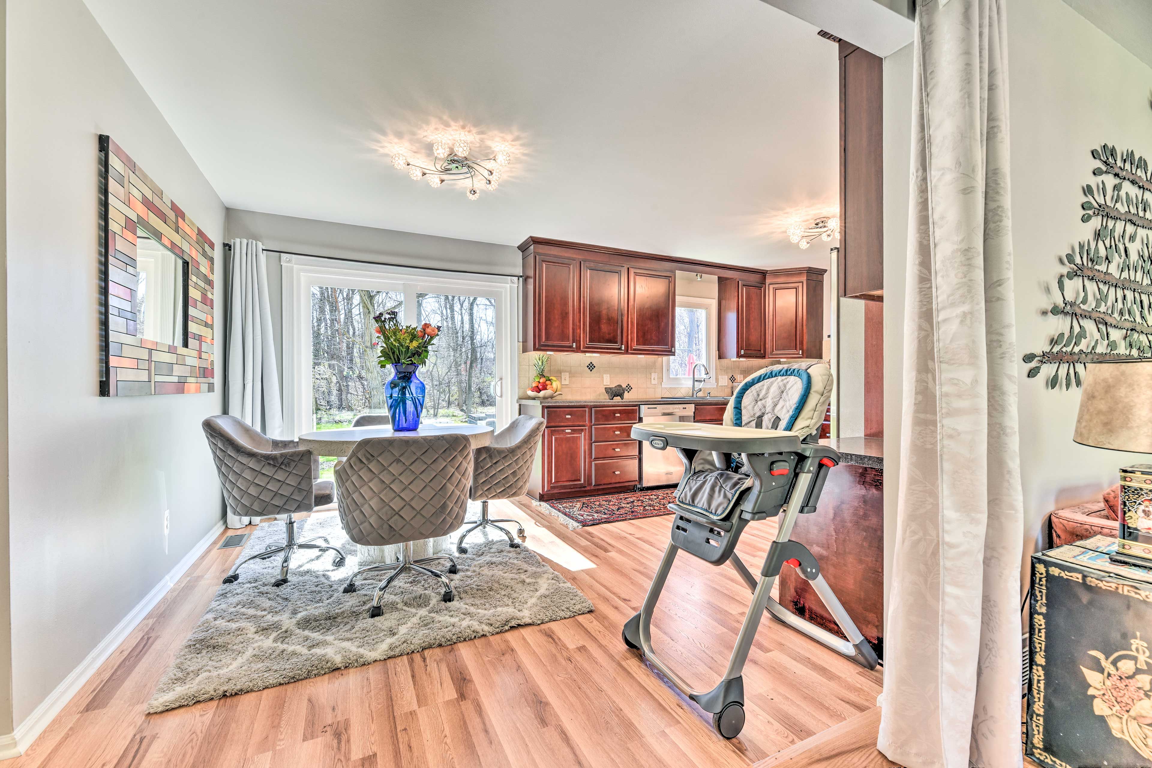 Dining Area | 4-Person Dining Table | High Chair