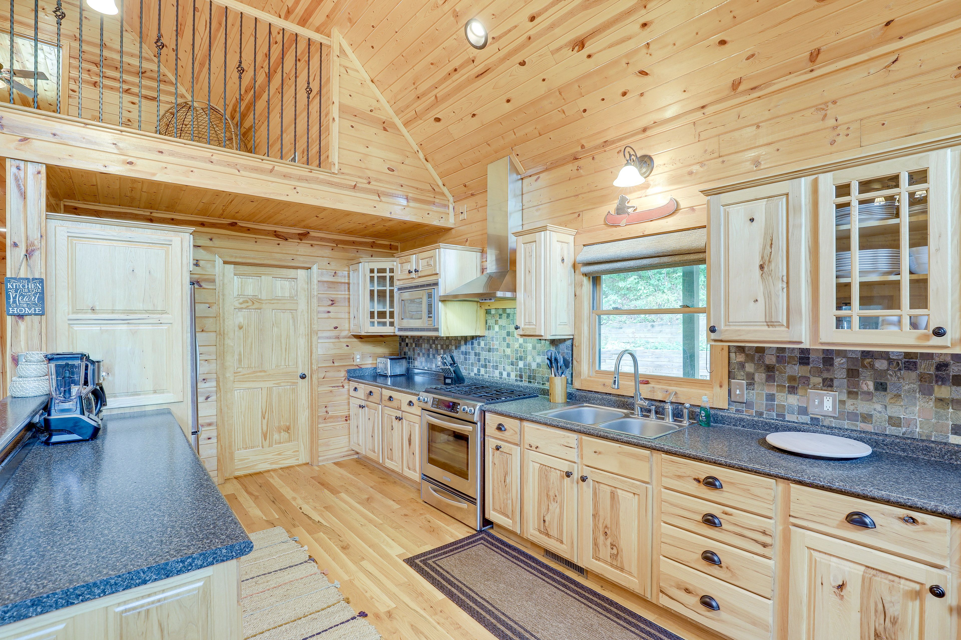 Kitchen | Free WiFi | Central A/C & Heating