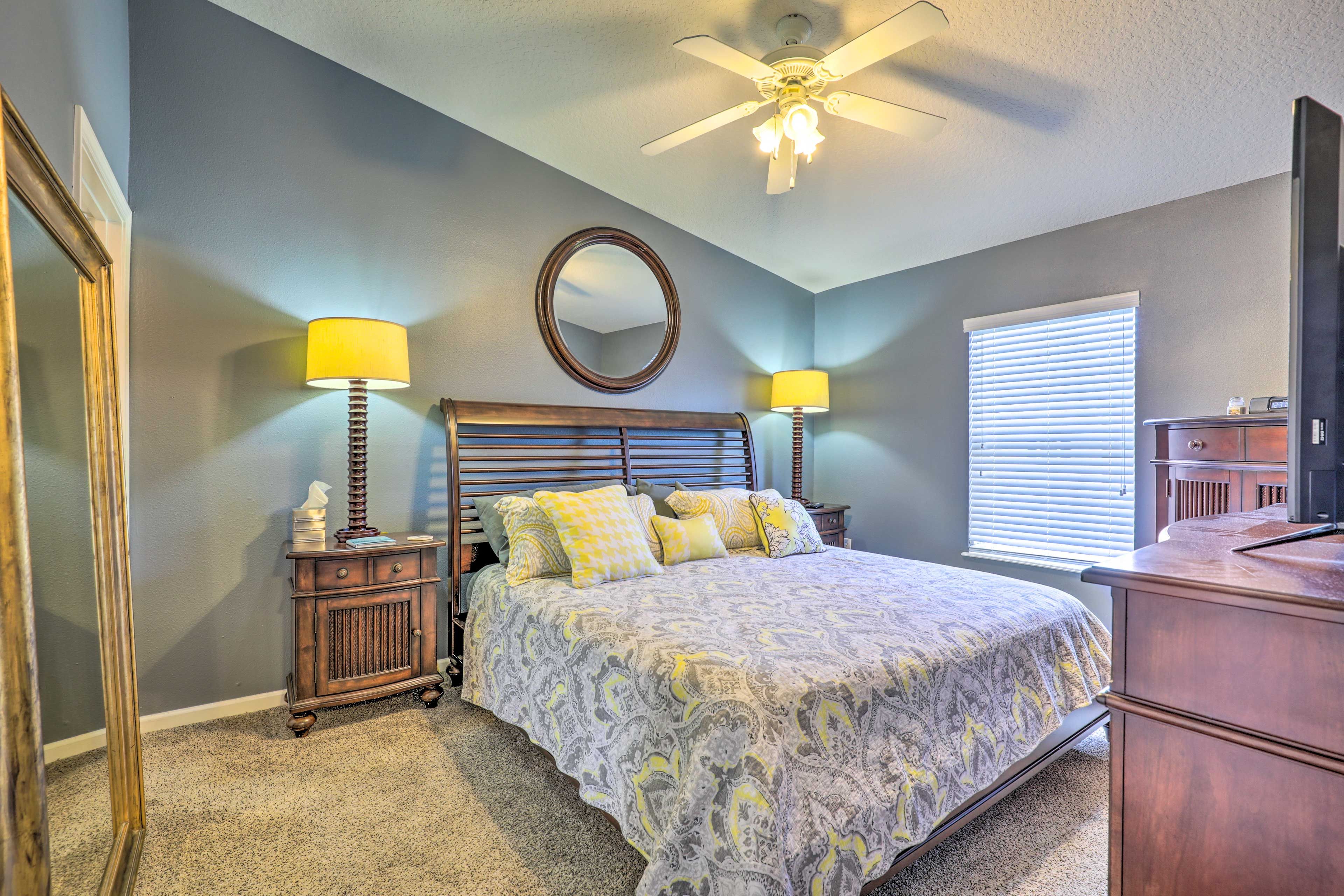 Bedroom 1 | King Bed | Full En-Suite Bathroom