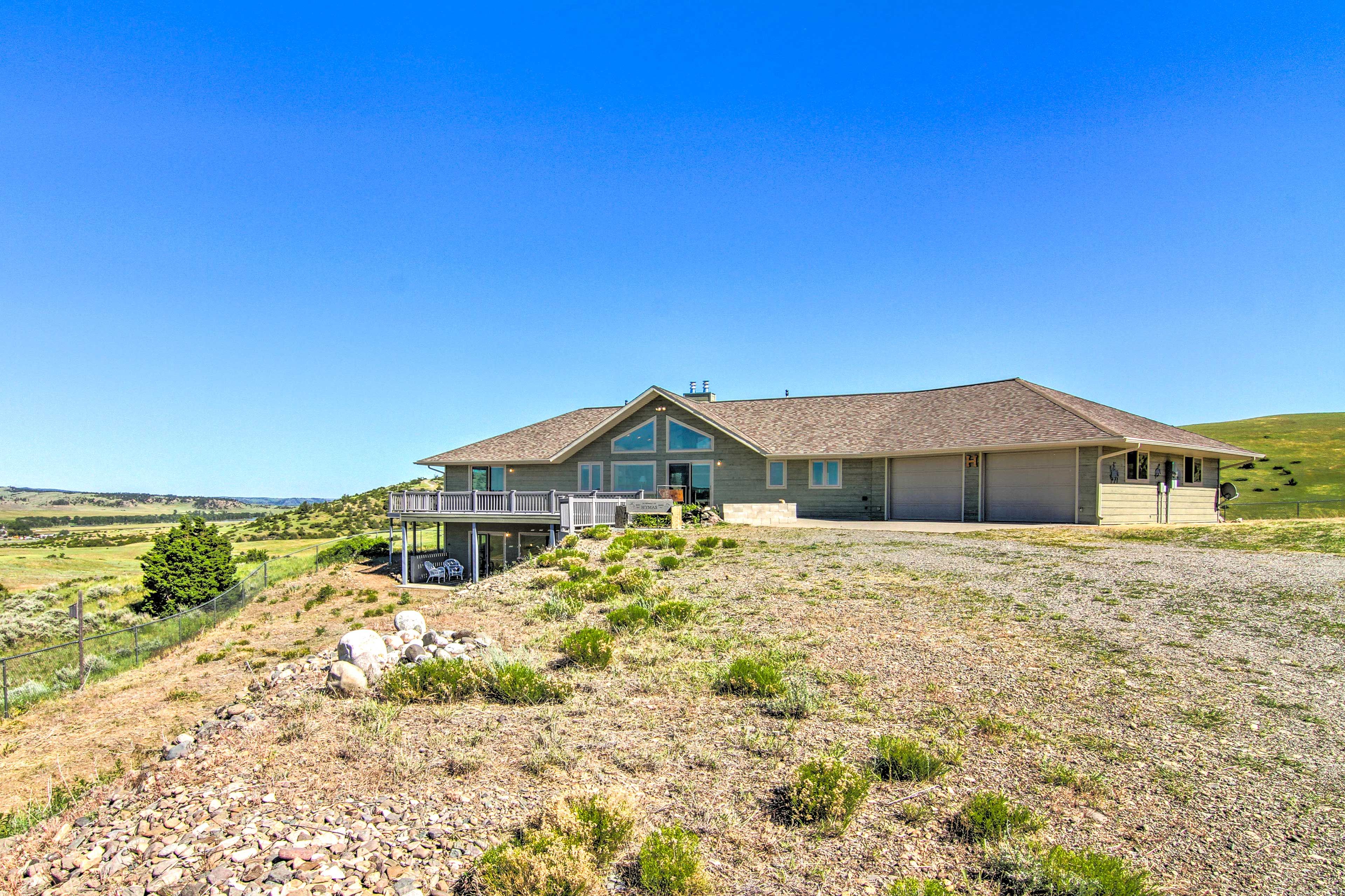 Big Timber Vacation Rental | 3BR | 2.5BA | 3,500 Sq Ft | Step-Free Access