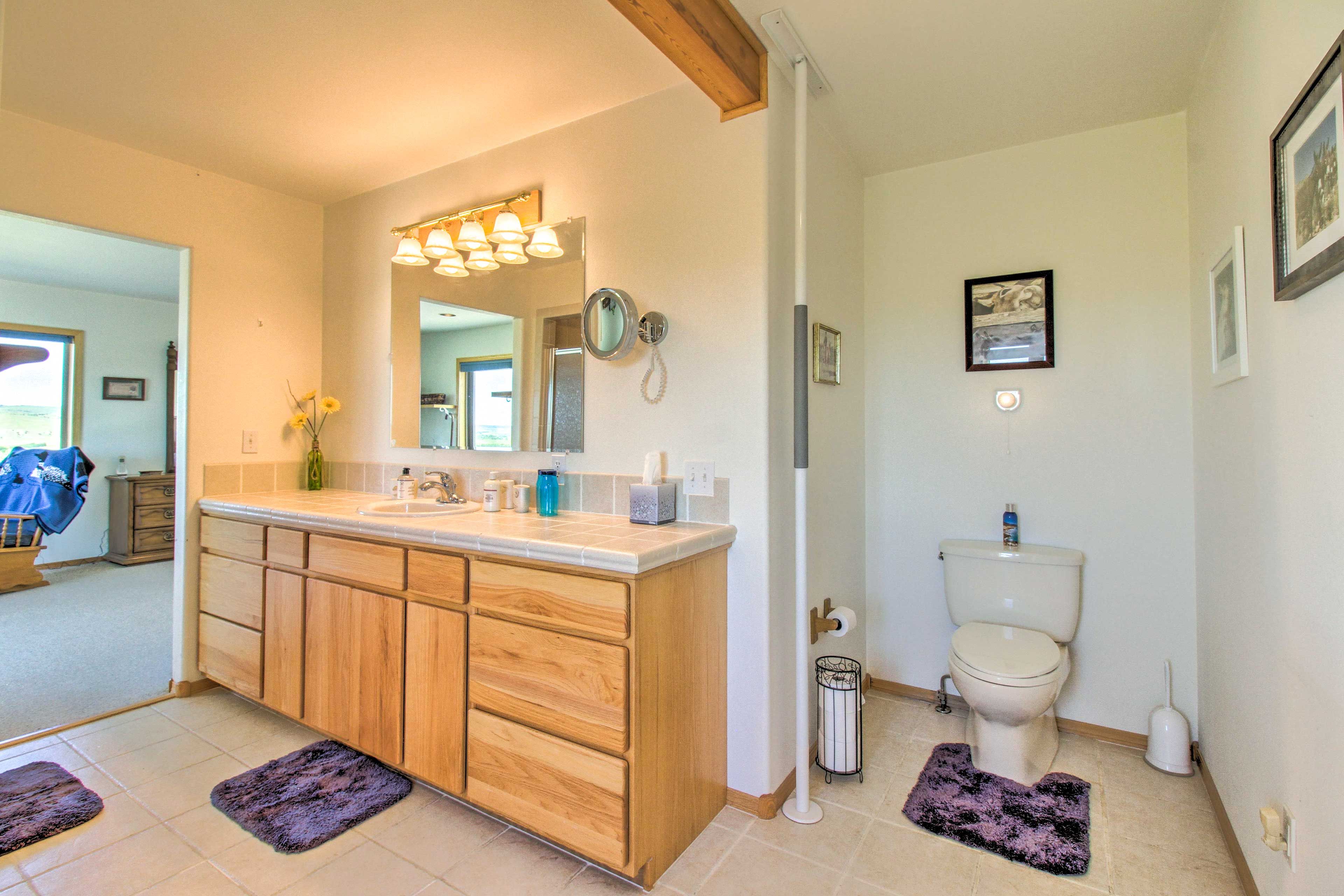 En-Suite Bathroom | Towels Provided | Hair Dryer