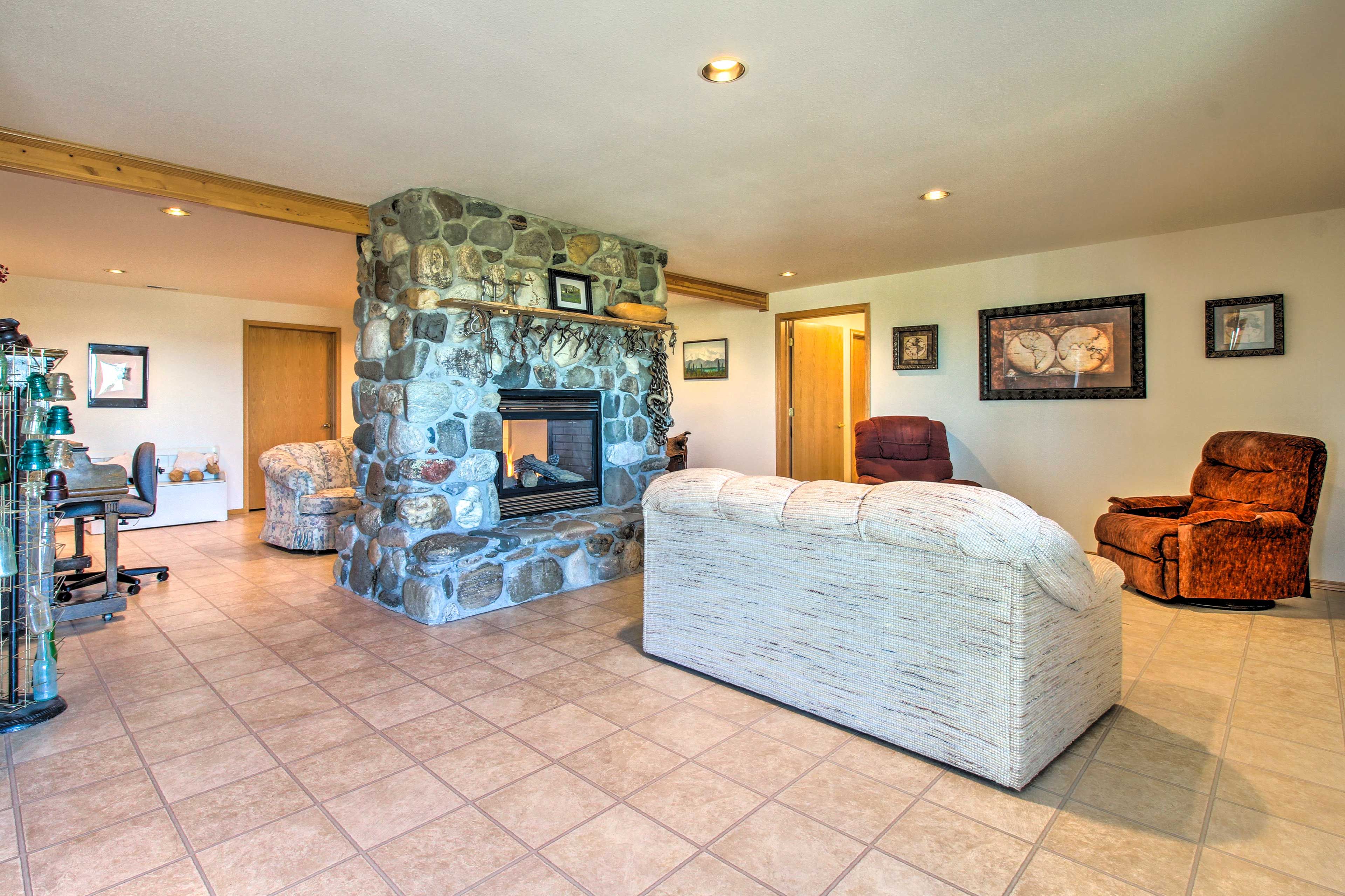 Bonus Room | Board Games | Books | Piano