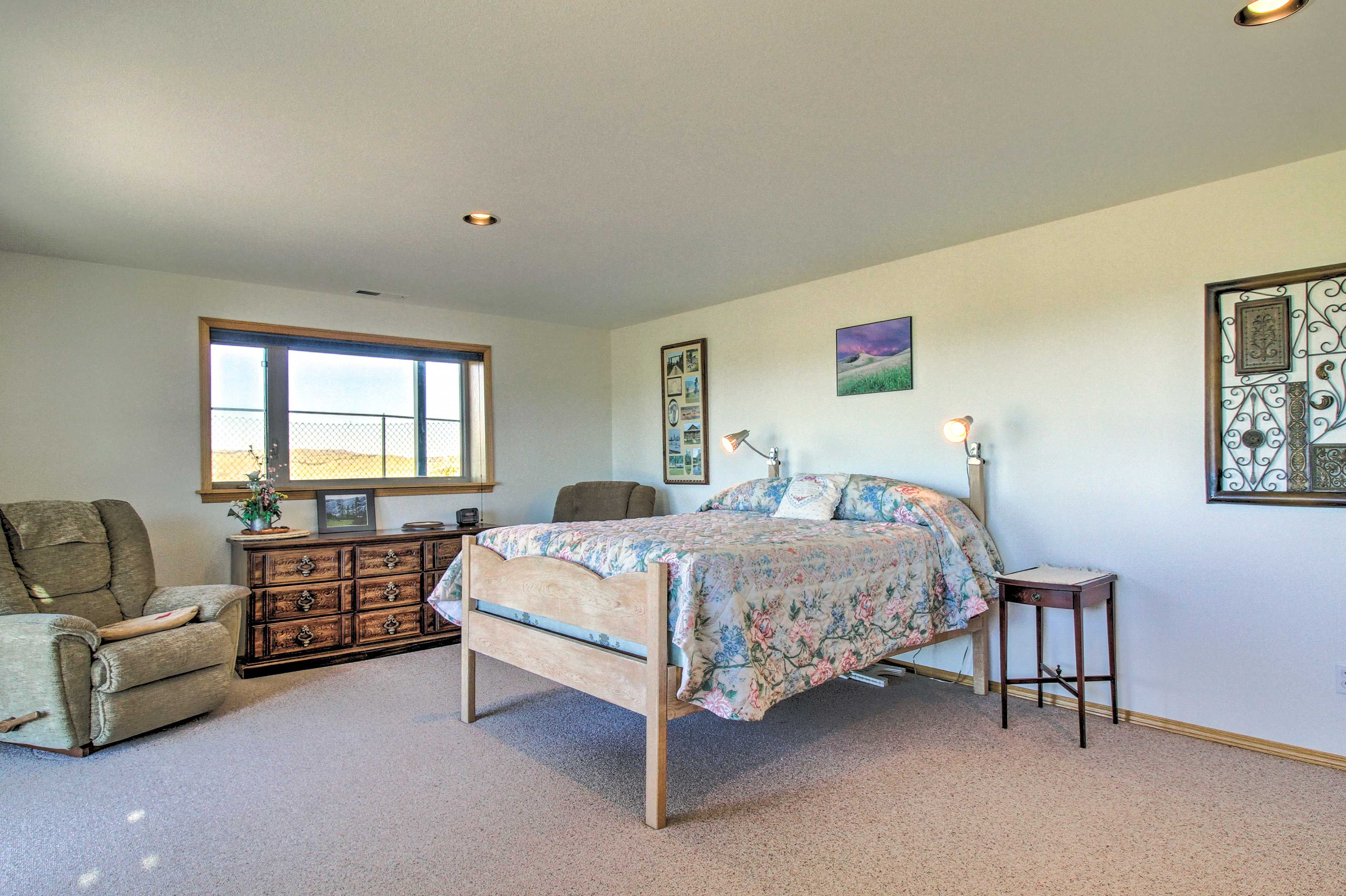 Bedroom 2 | Full Bed | Linens Provided