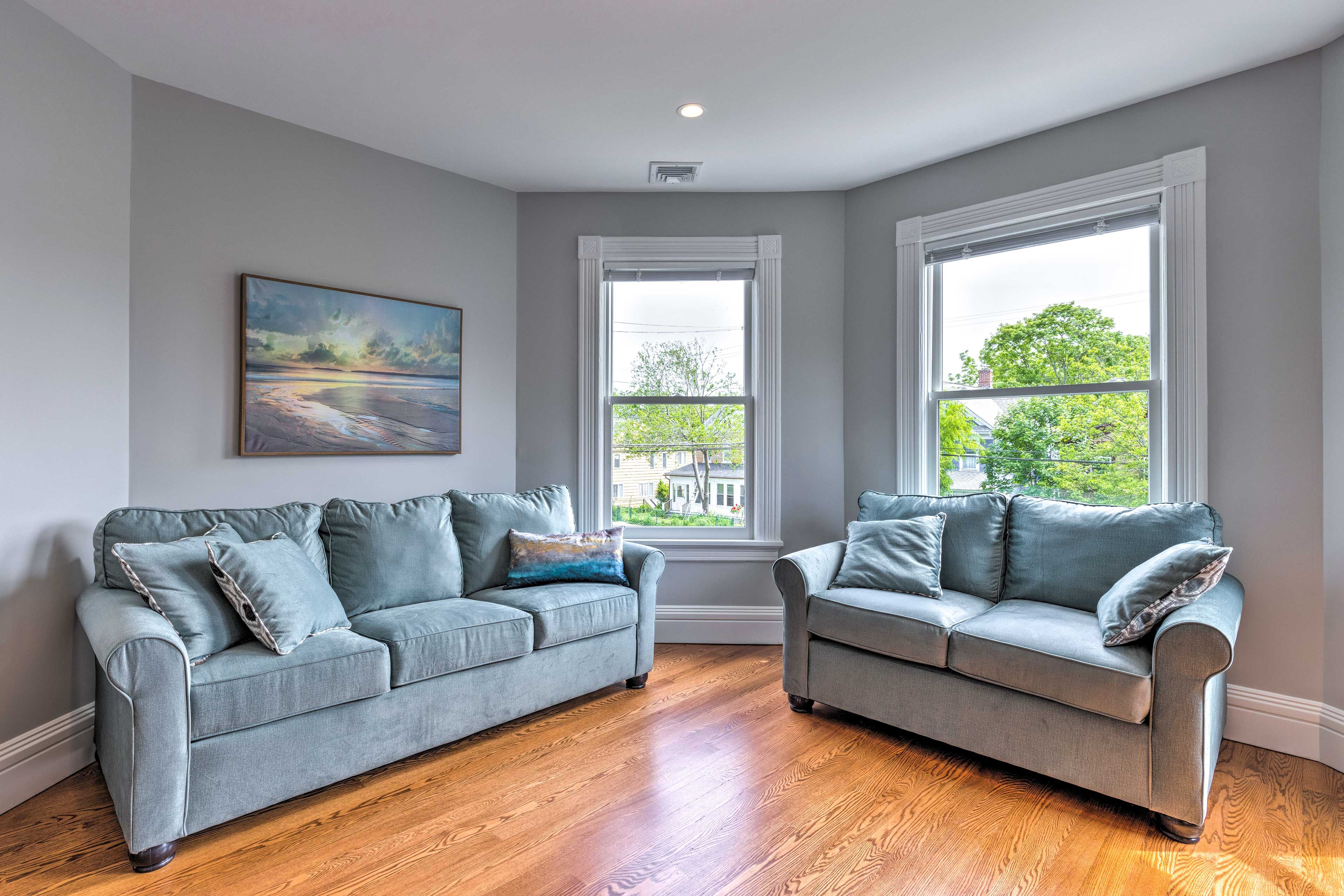 Living Room | Queen Sleeper Sofa | Pack 'n Play | TV w/ Cable