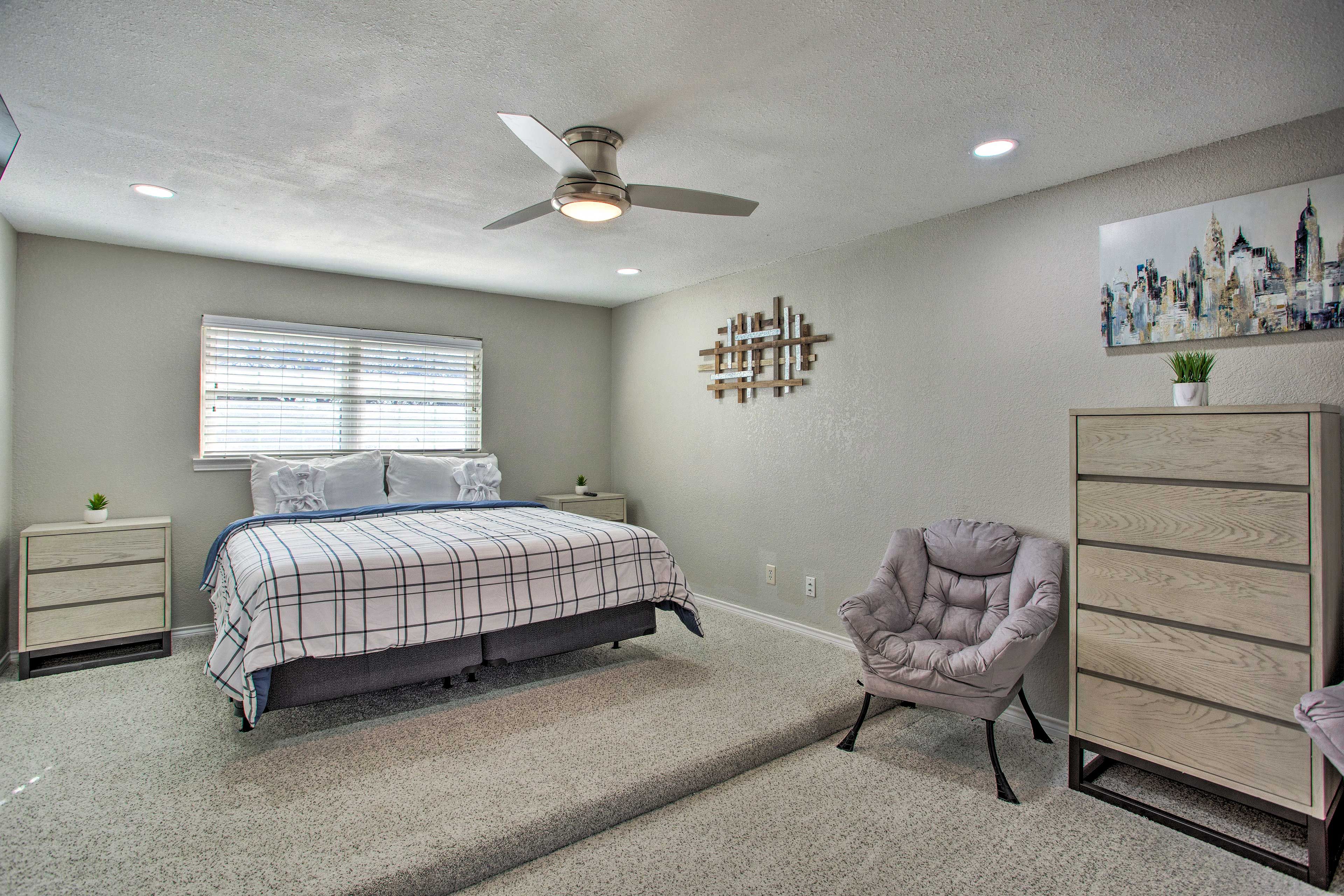 Bedroom 2 | 2nd Floor | King Bed