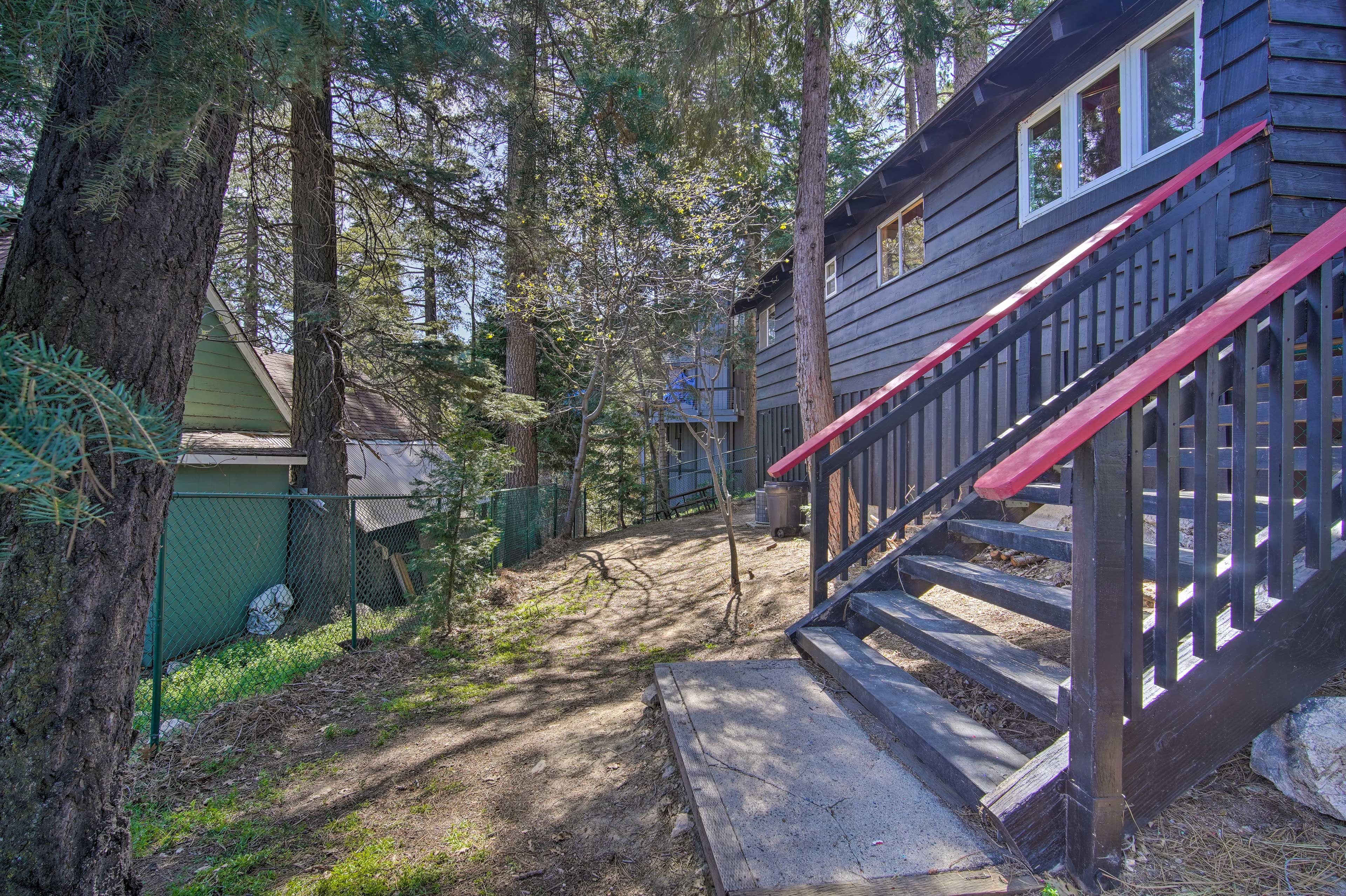 Private Yard | Stairs to Deck