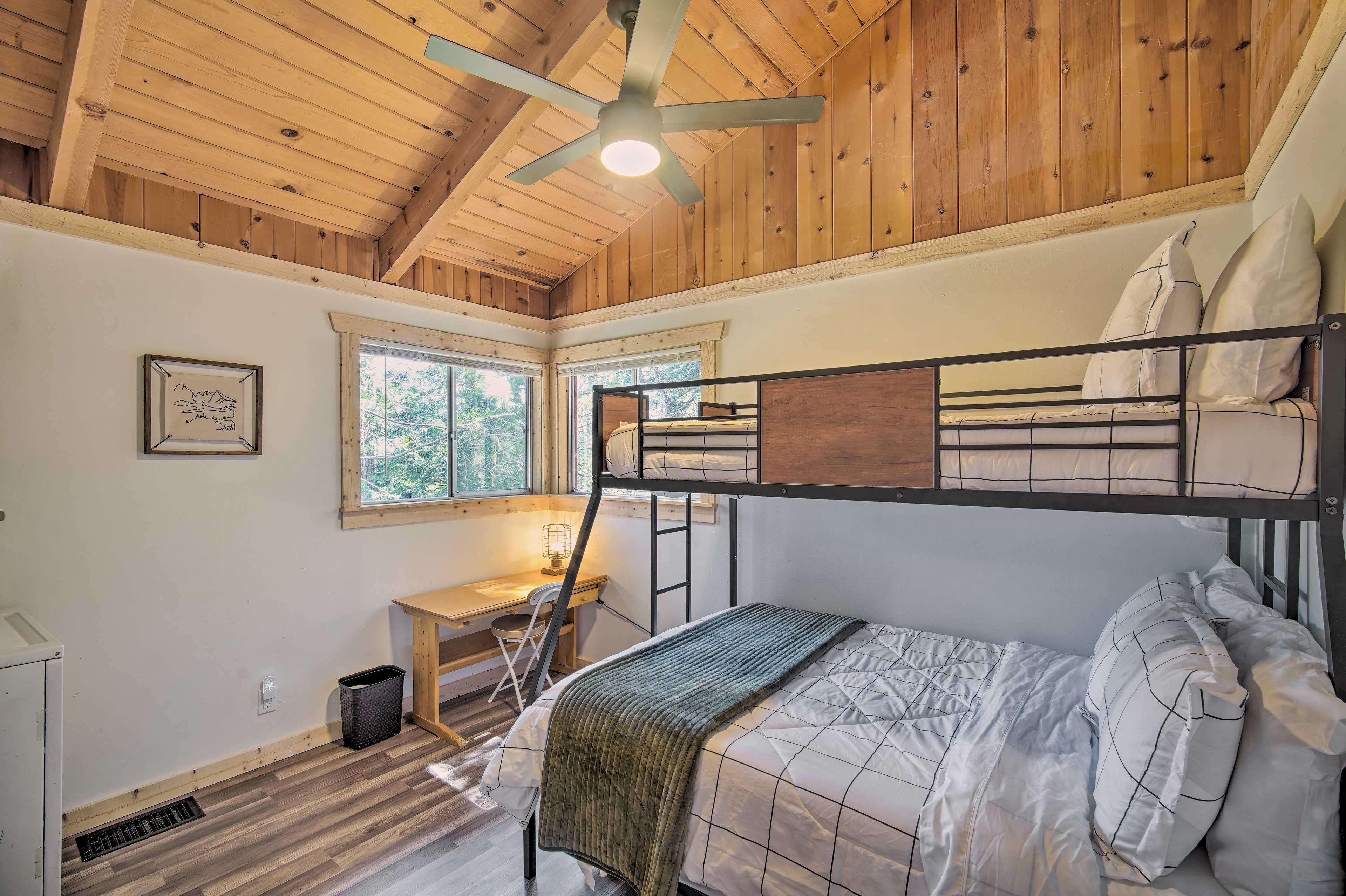 Bedroom 2 | Main Level | Twin/Full Bunk Bed w/ Twin Trundle