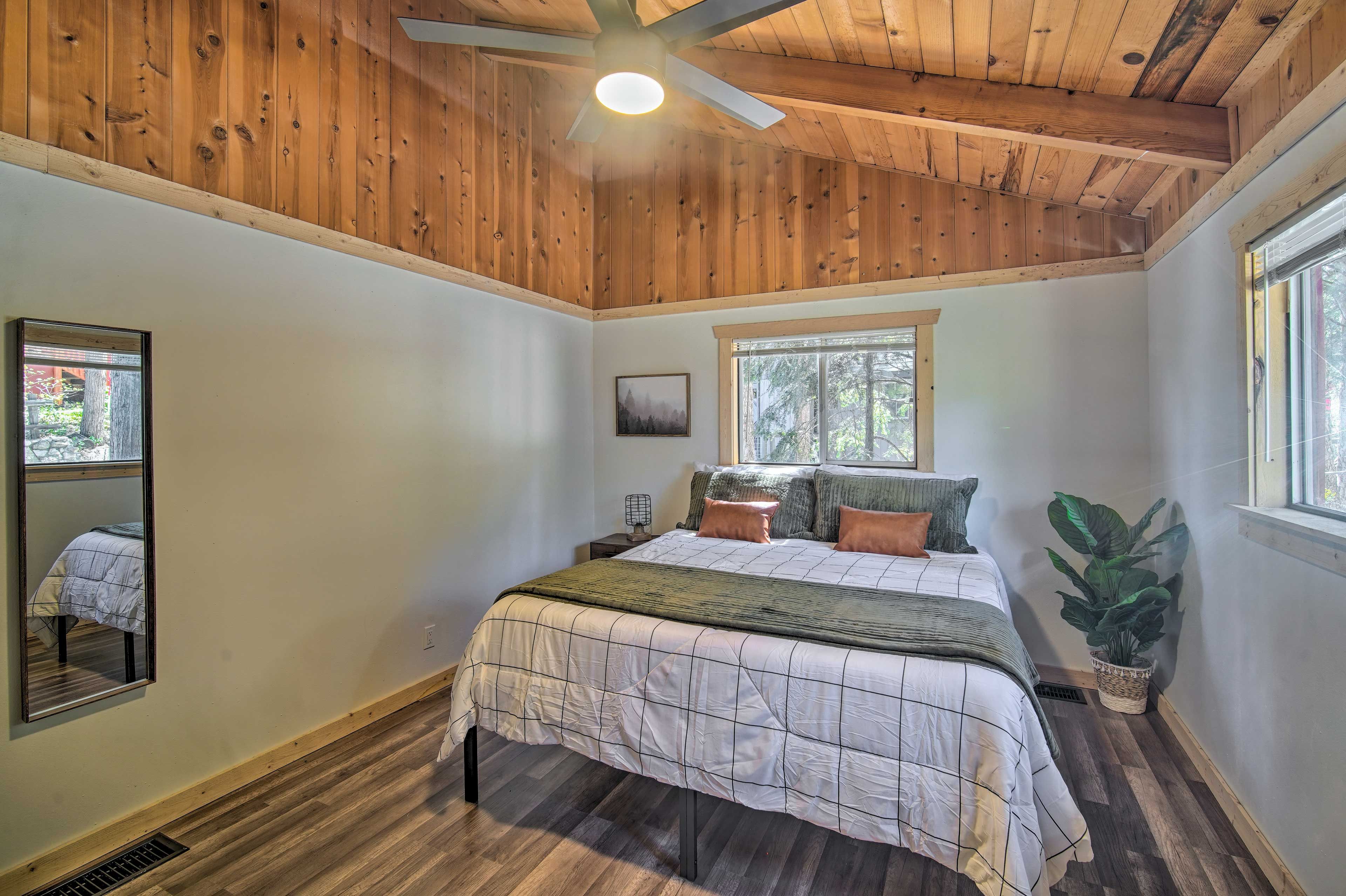 Bedroom 1 | Smart TV