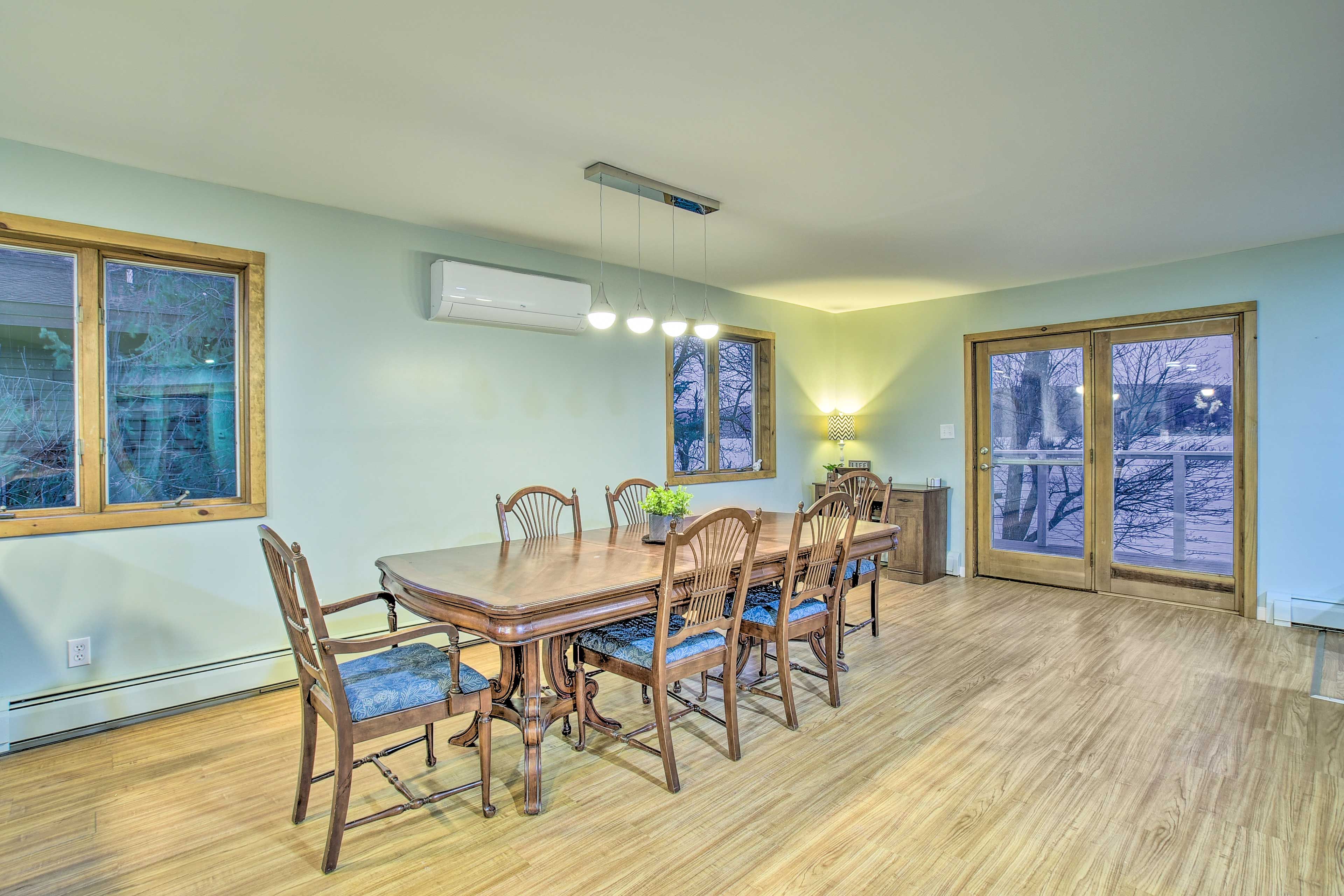 Dining Area | Dishware & Flatware