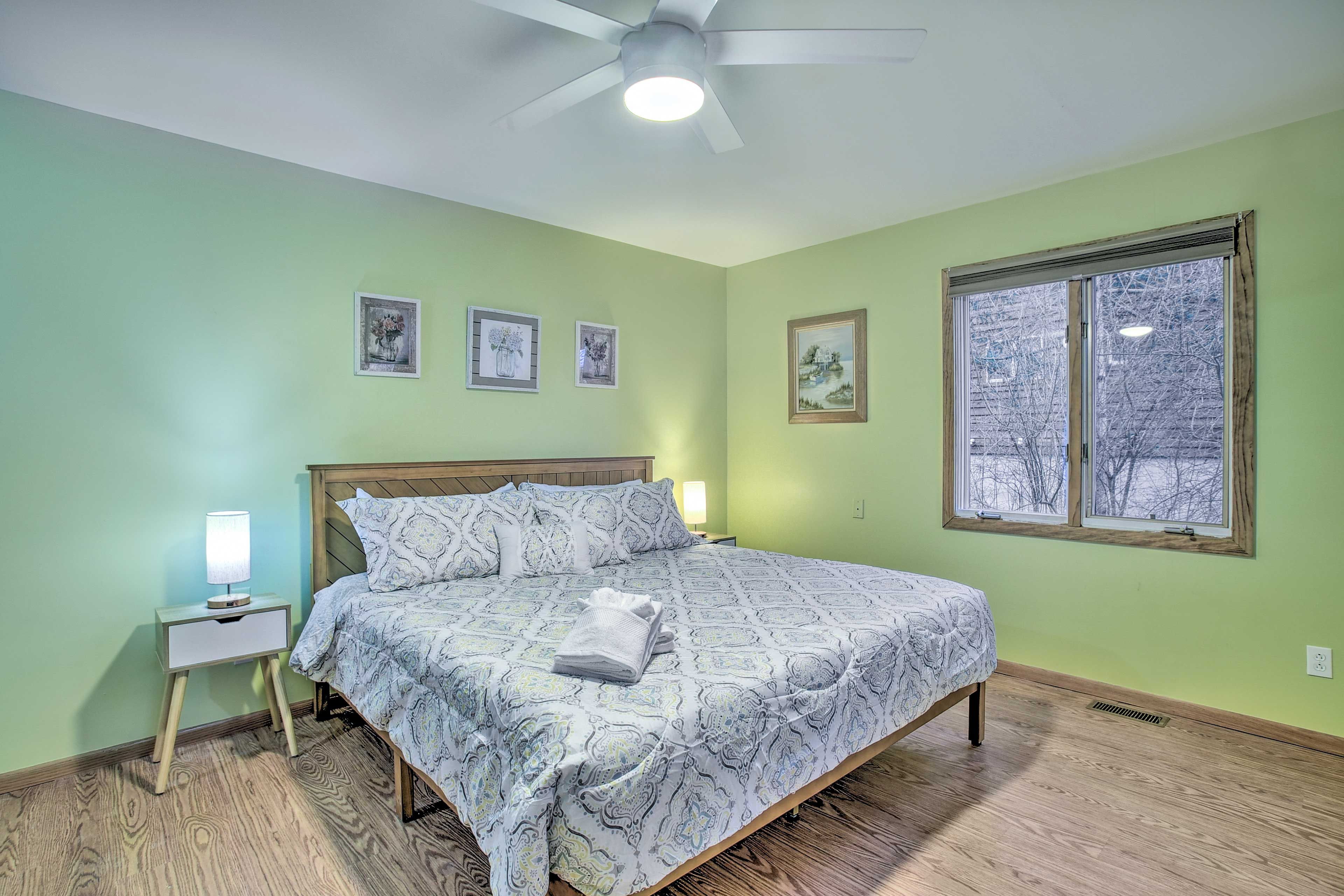 Bedroom 3 | King Bed