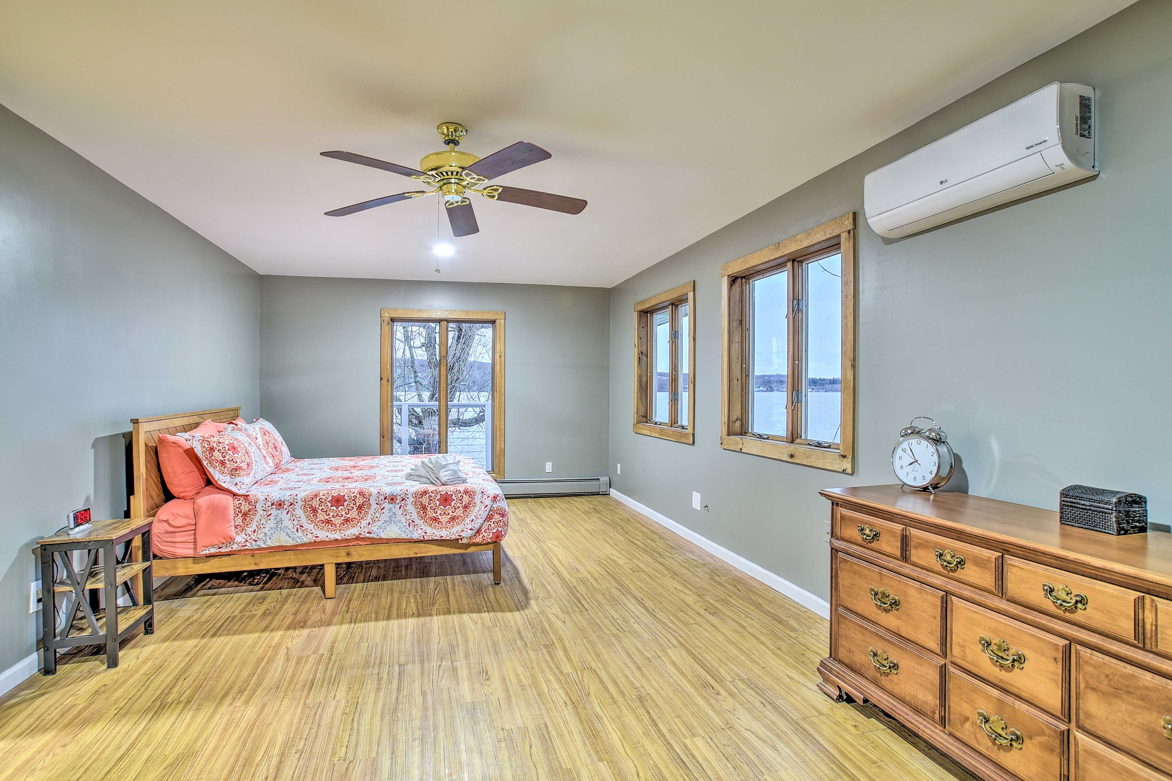 Bedroom 4 | King Bed