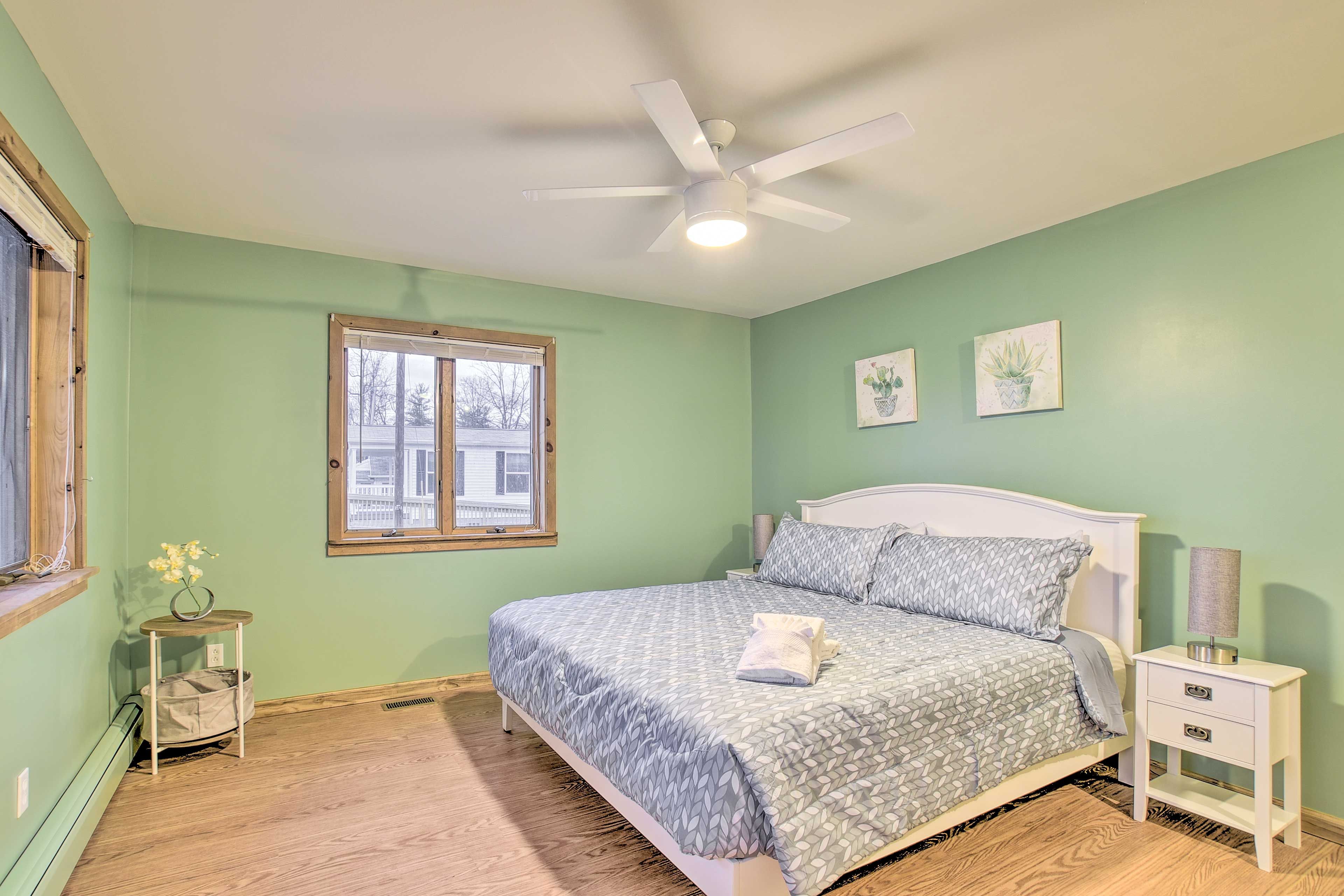 Bedroom 2 | King Bed