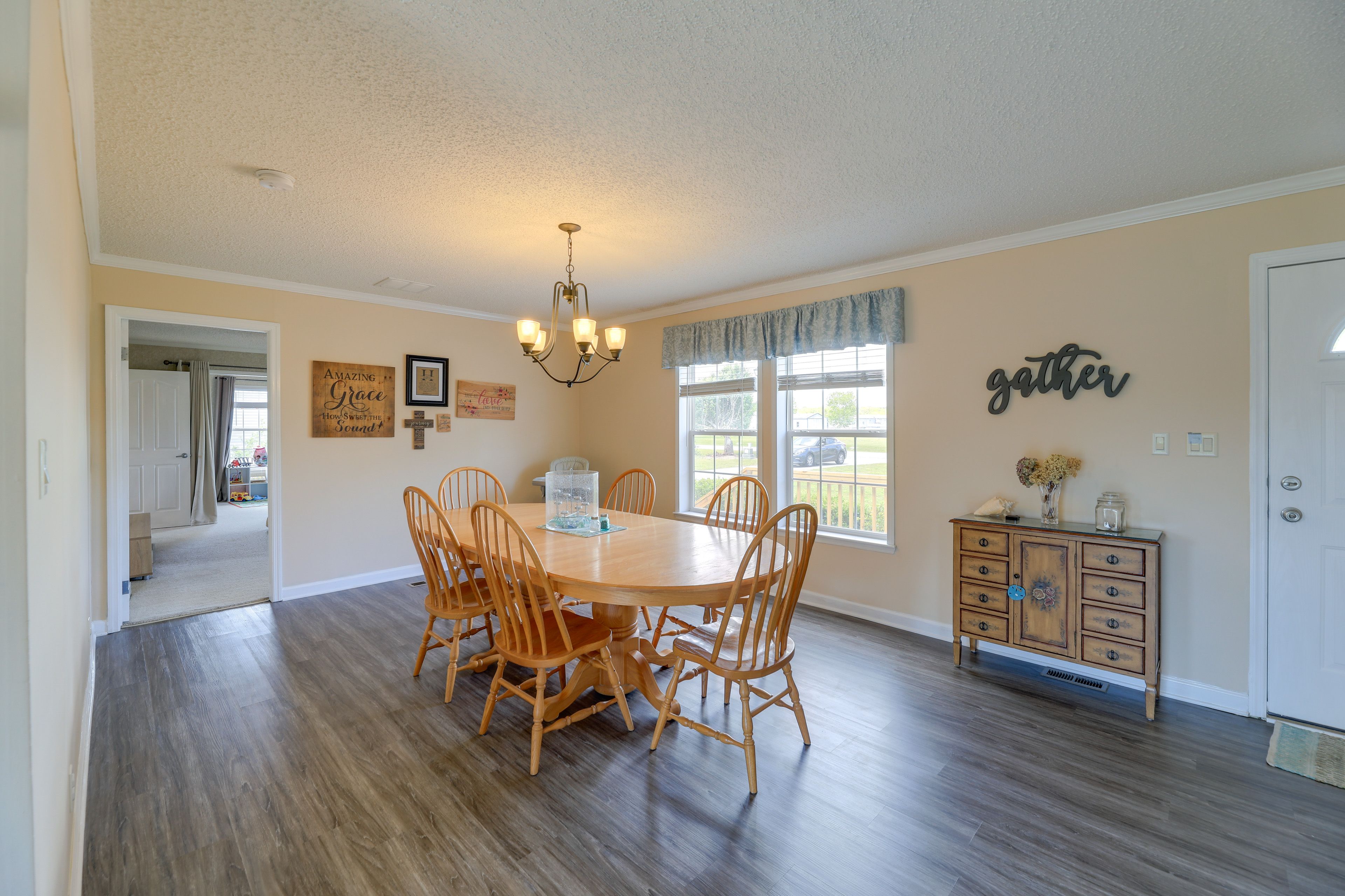 Dining Room | Dishware/Flatware Provided