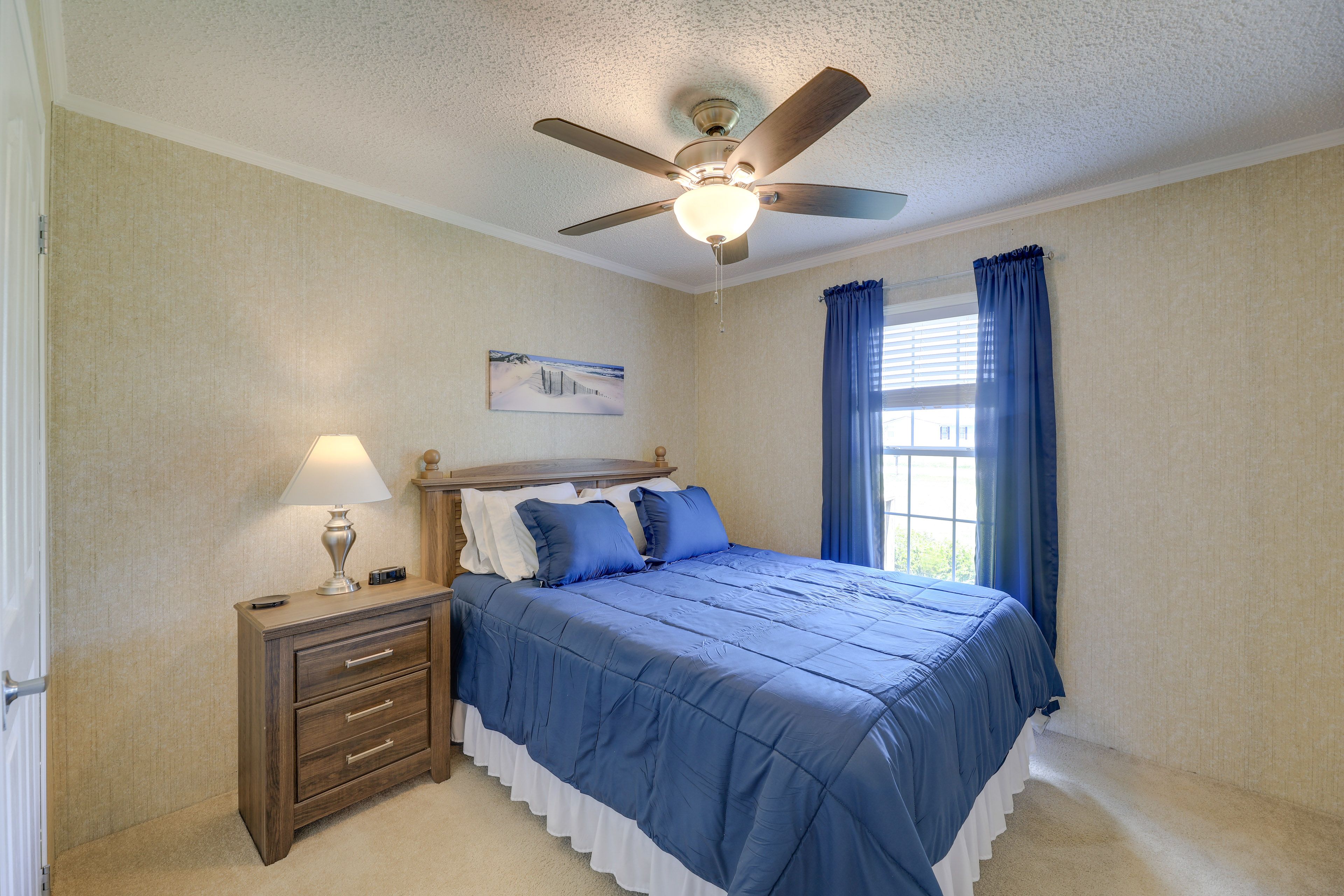 Bedroom 2 | Queen Bed
