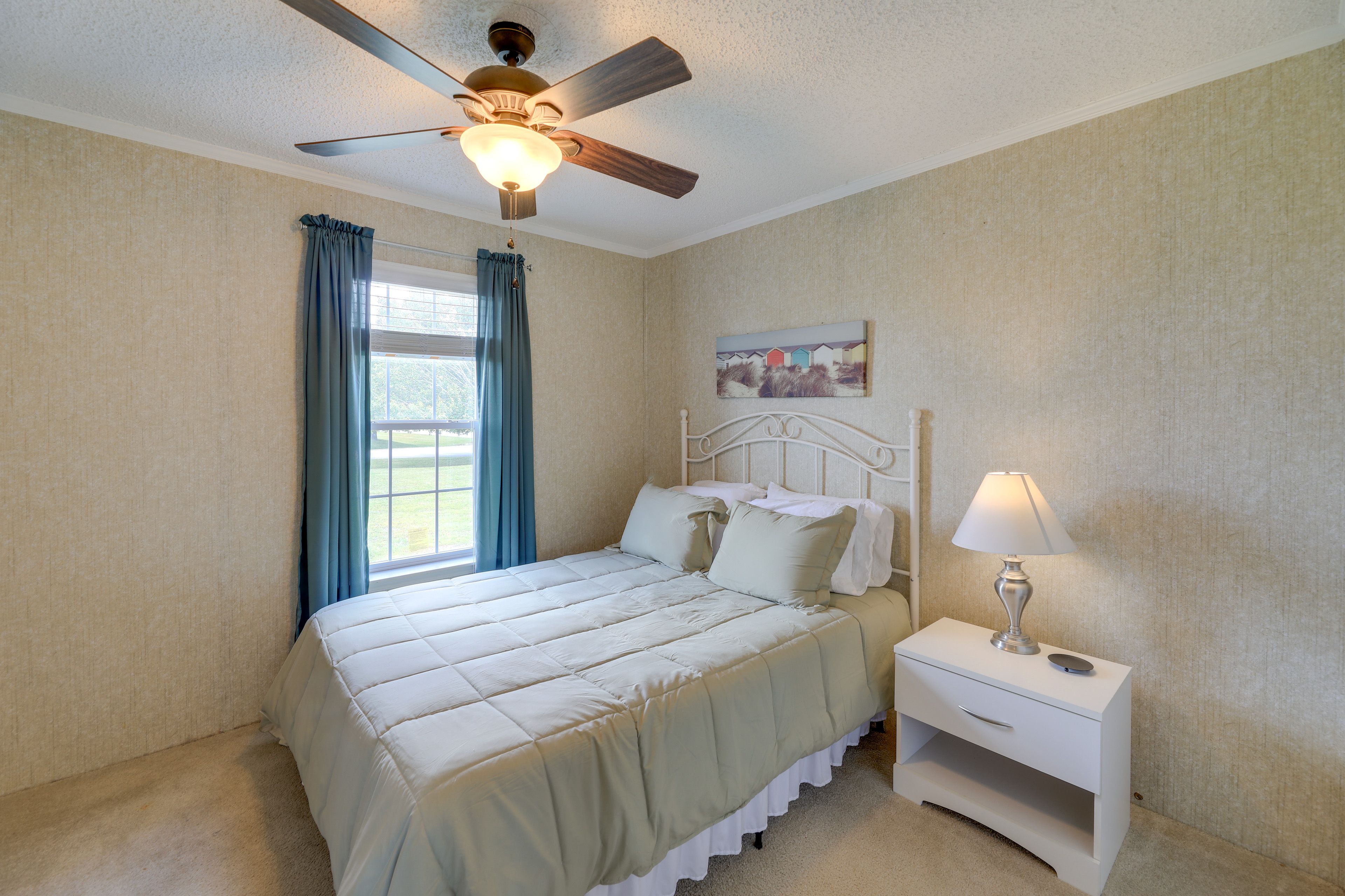 Bedroom 3 | Queen Bed