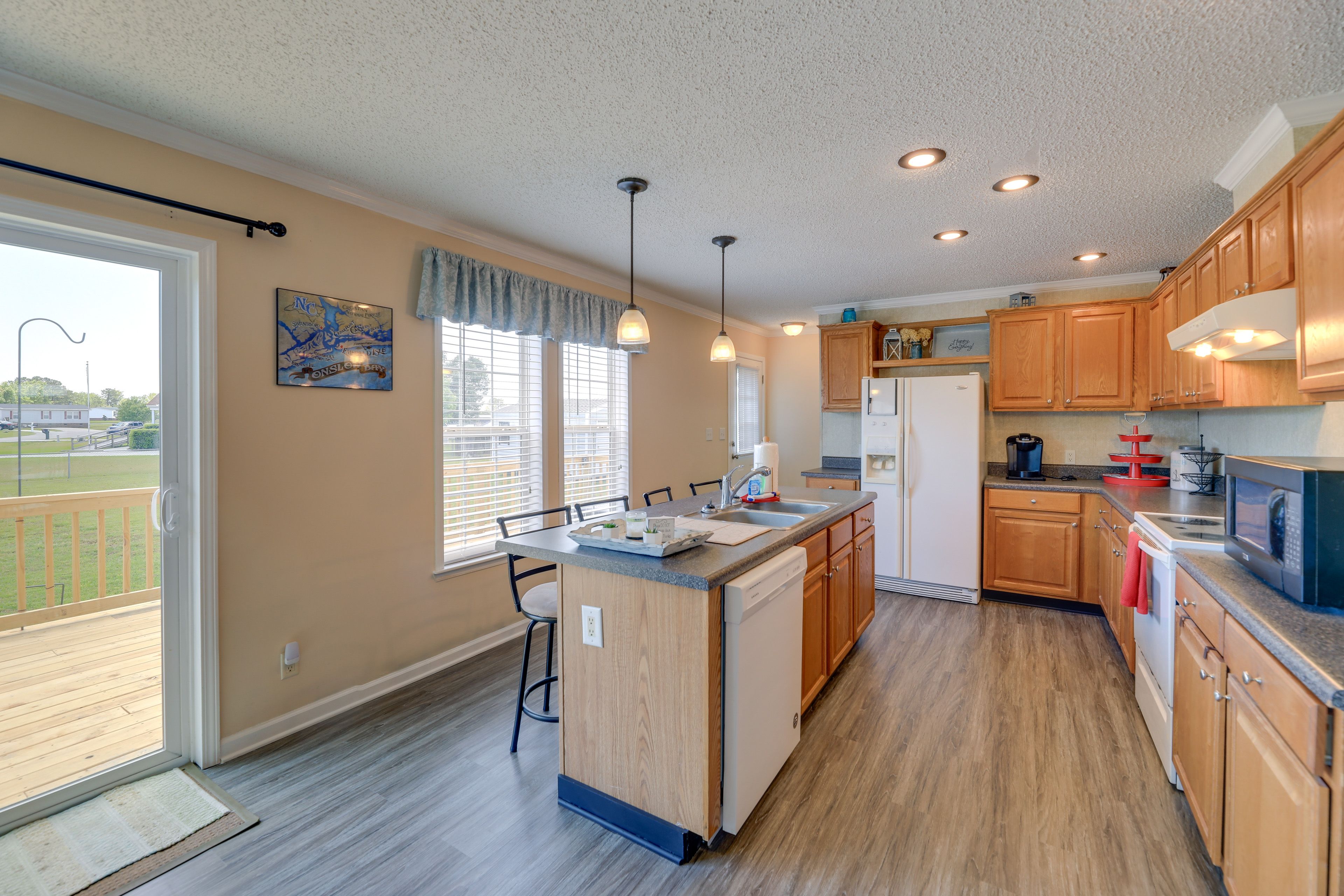 Kitchen | Deck Access | Breakfast Bar
