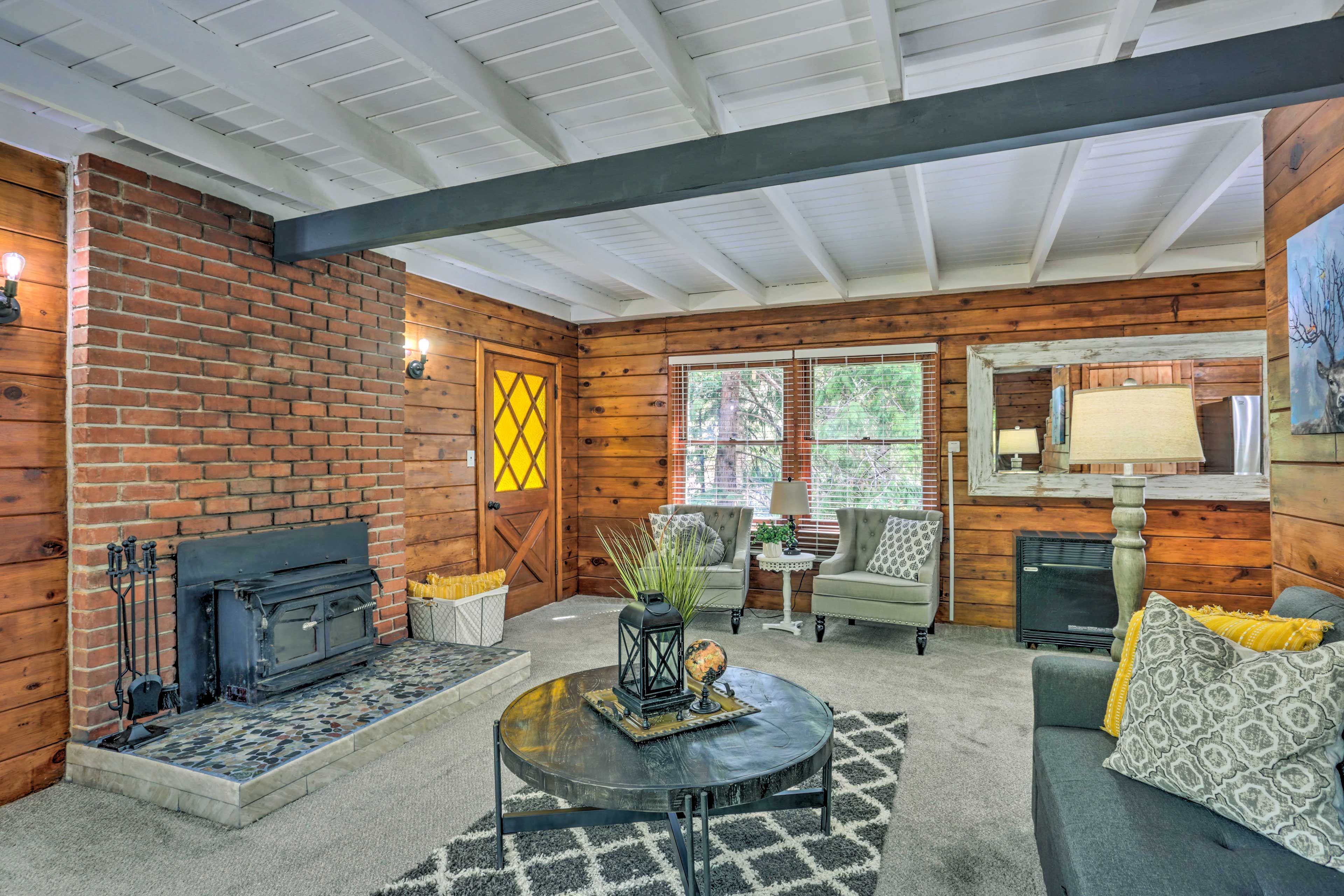 Living Room | 1st Floor | Smart TV