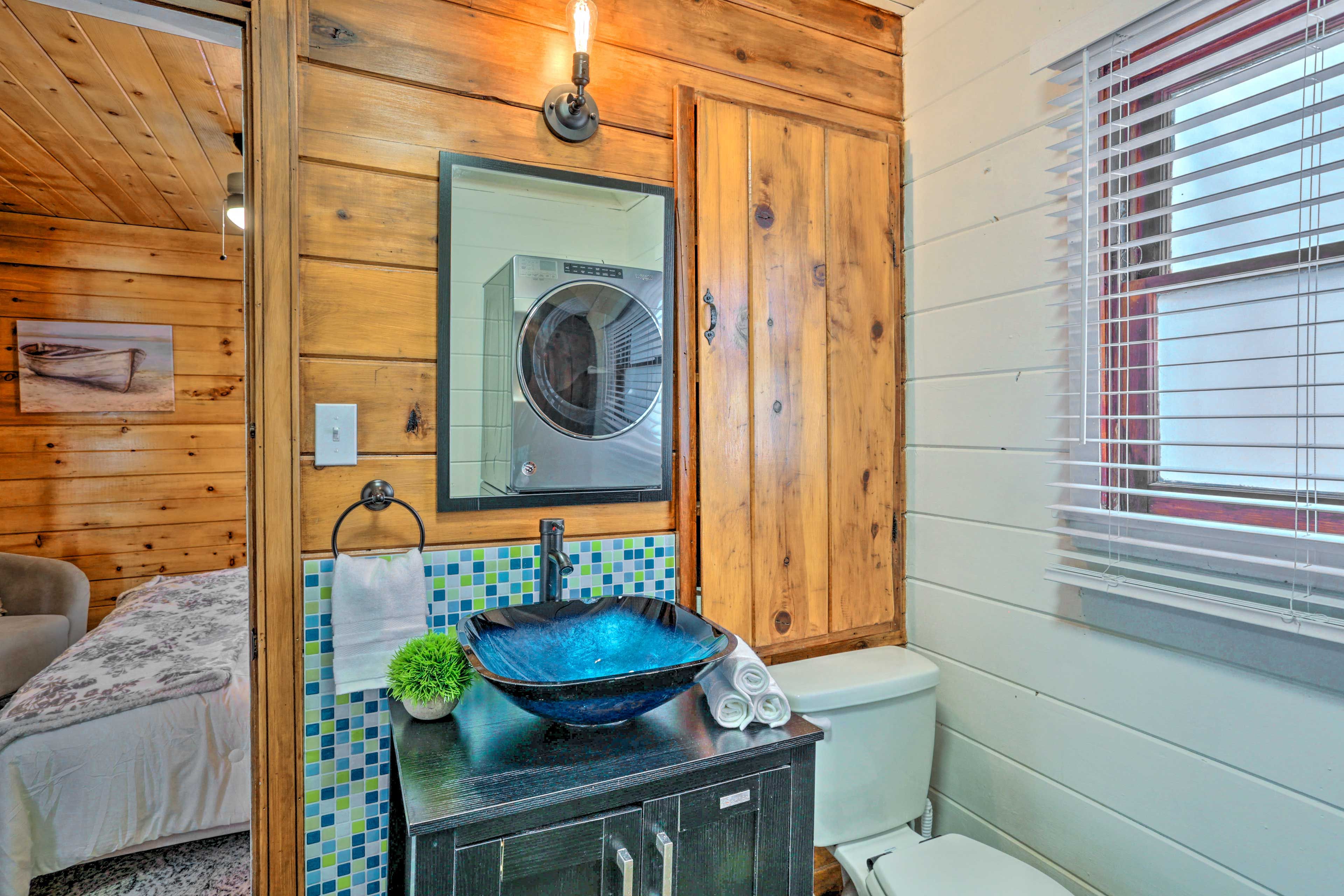 En-Suite Bathroom | 1st Floor | Complimentary Toiletries
