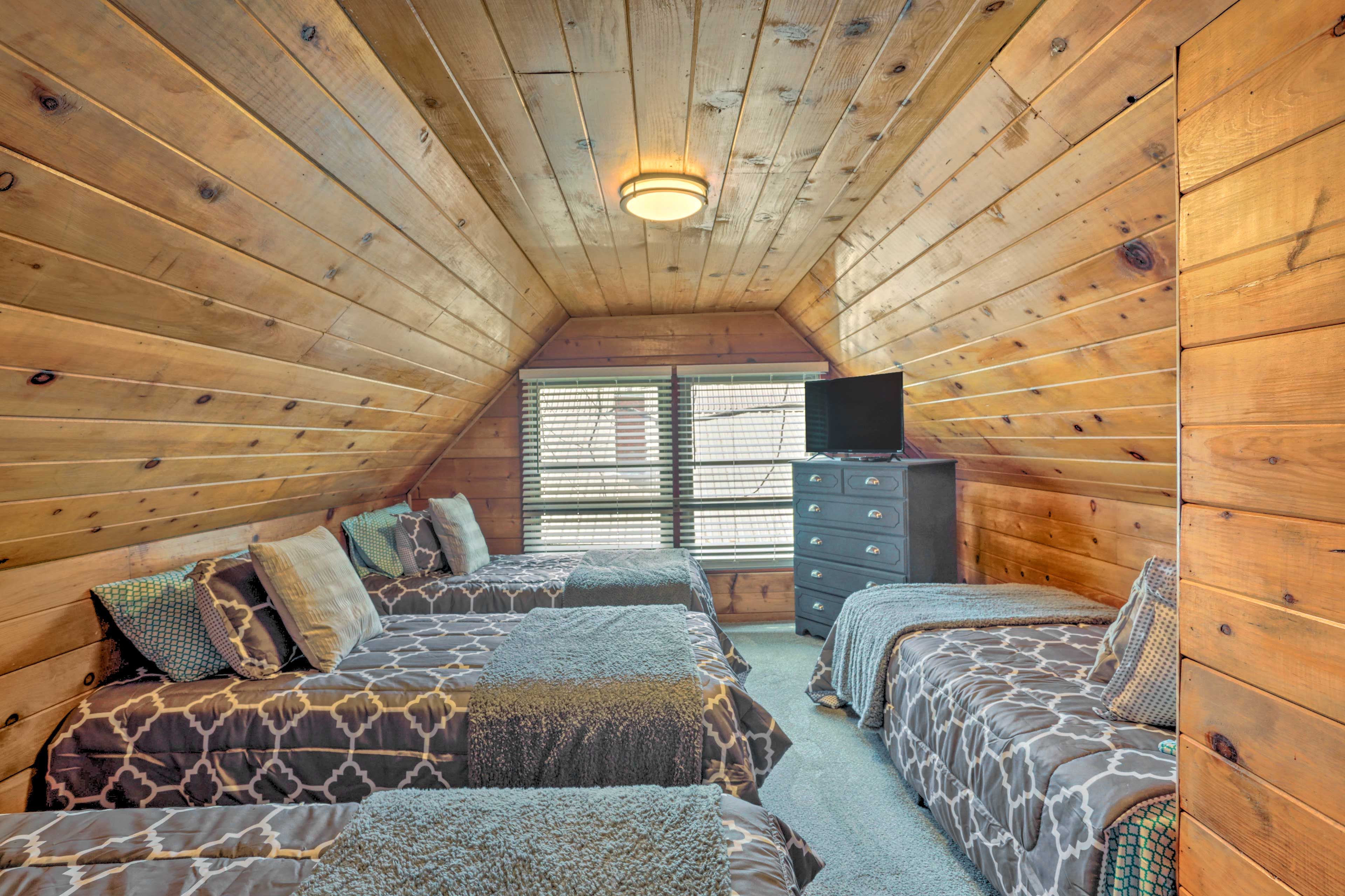 Bedroom 3 | 4 Twin Beds | 2nd Floor | Smart TV