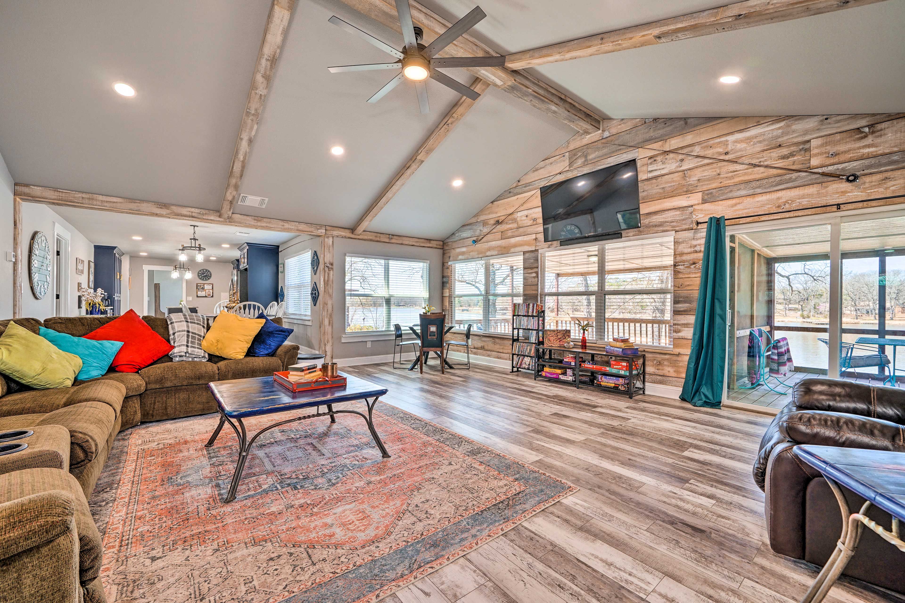 Living Room | Smart TV