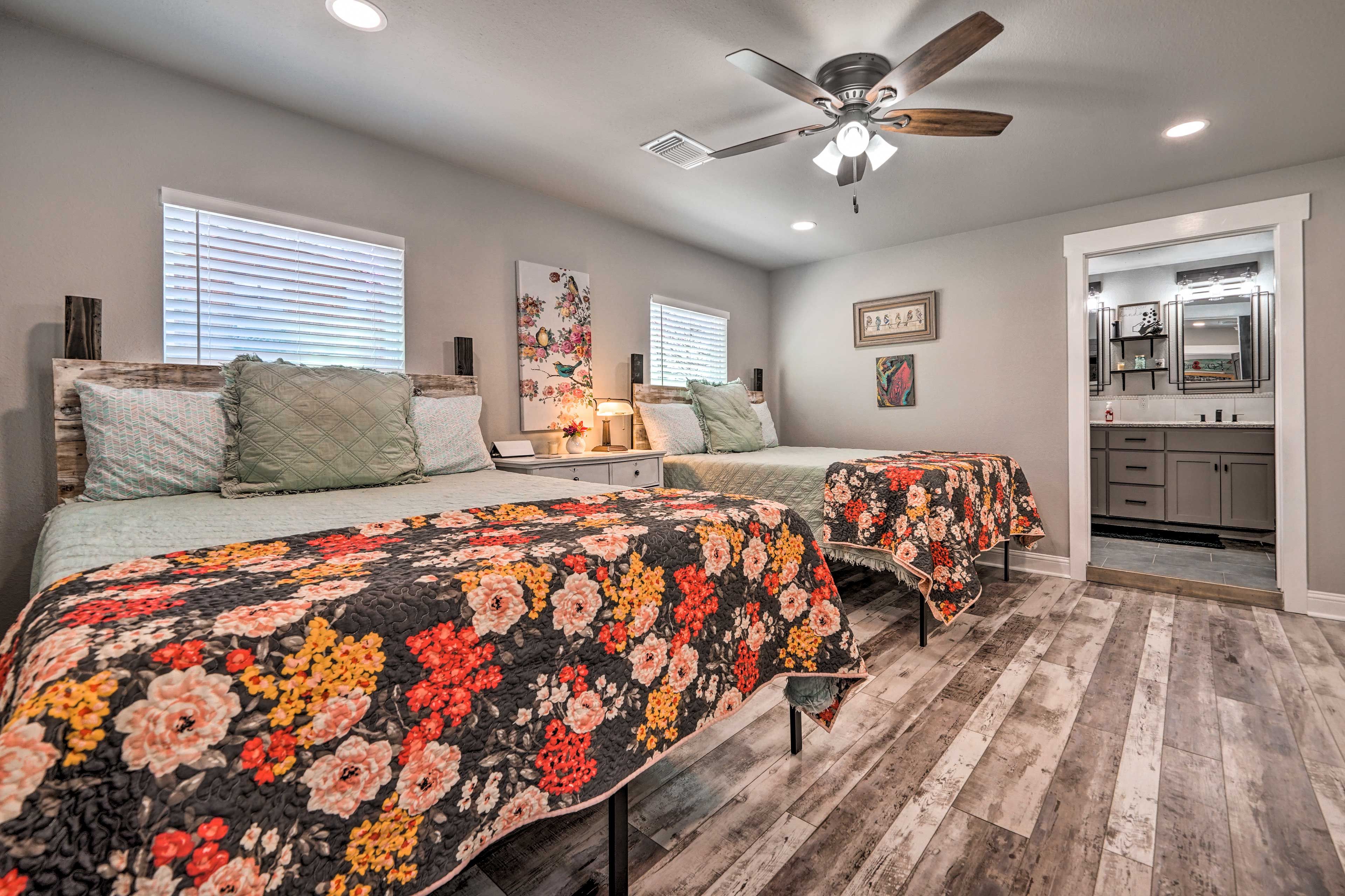 Bedroom 2 | 2 Queen Beds