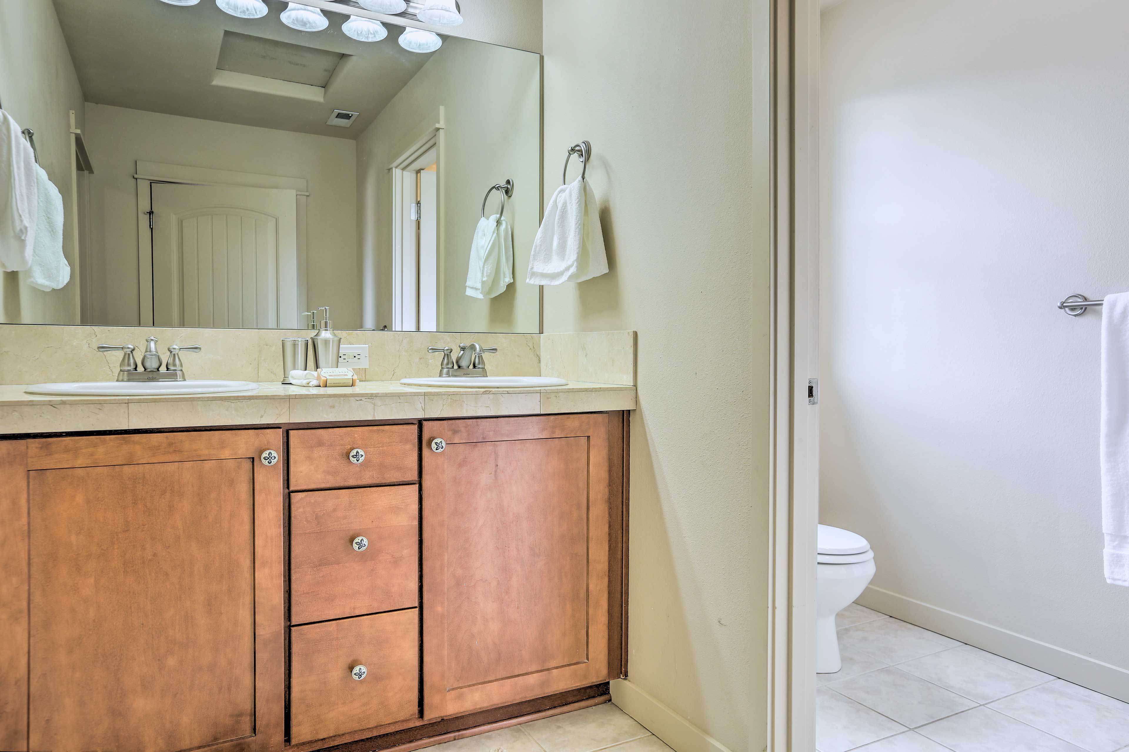 En-Suite Bathroom | Towels Provided
