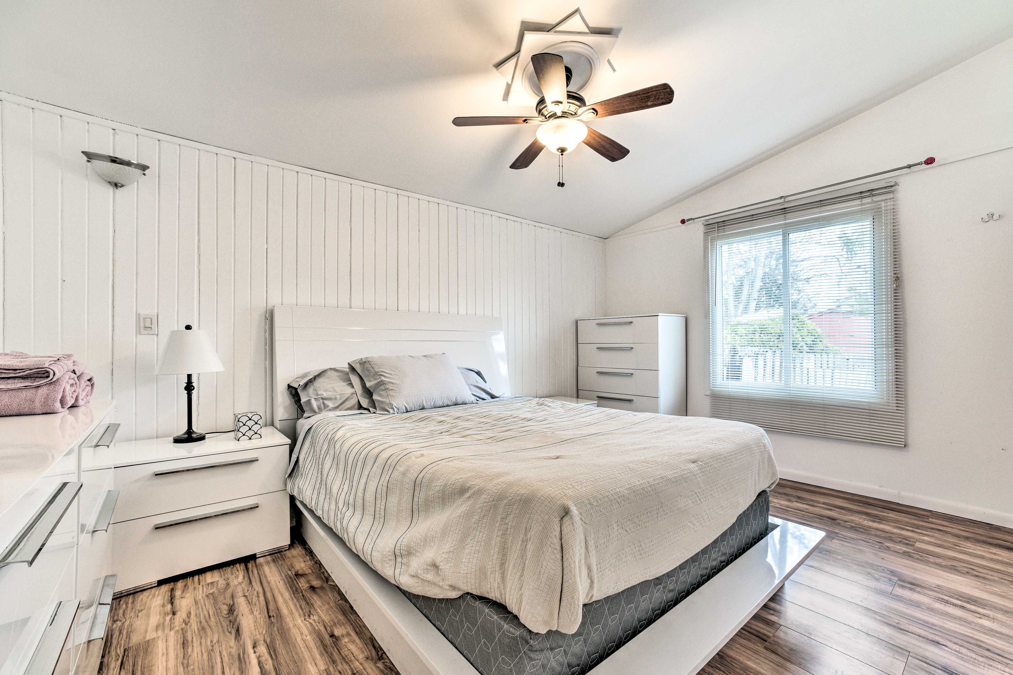 Bedroom 2 | Queen Bed | 1st Floor