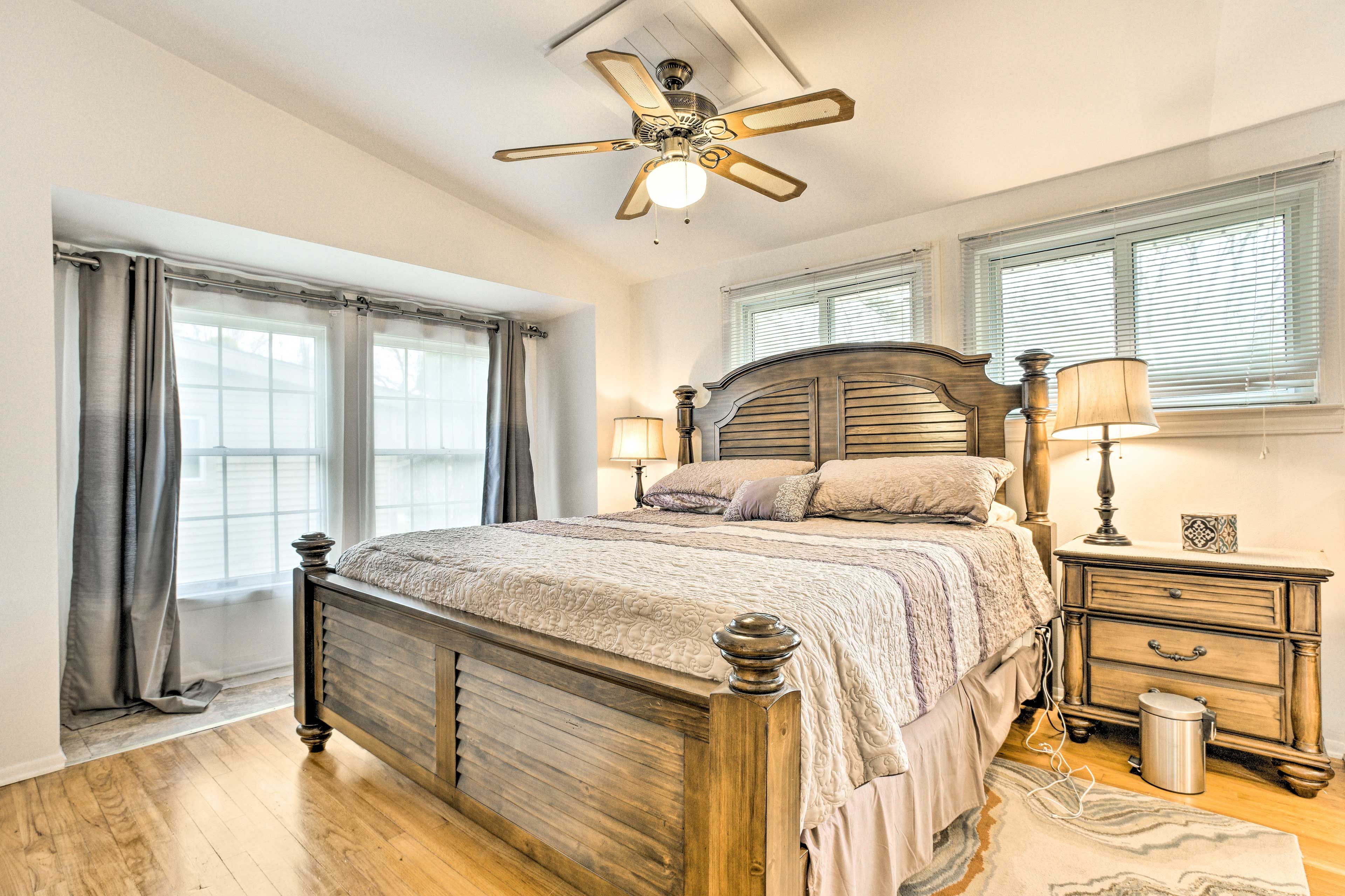 Bedroom 1 | King Bed | 1st Floor | Central A/C