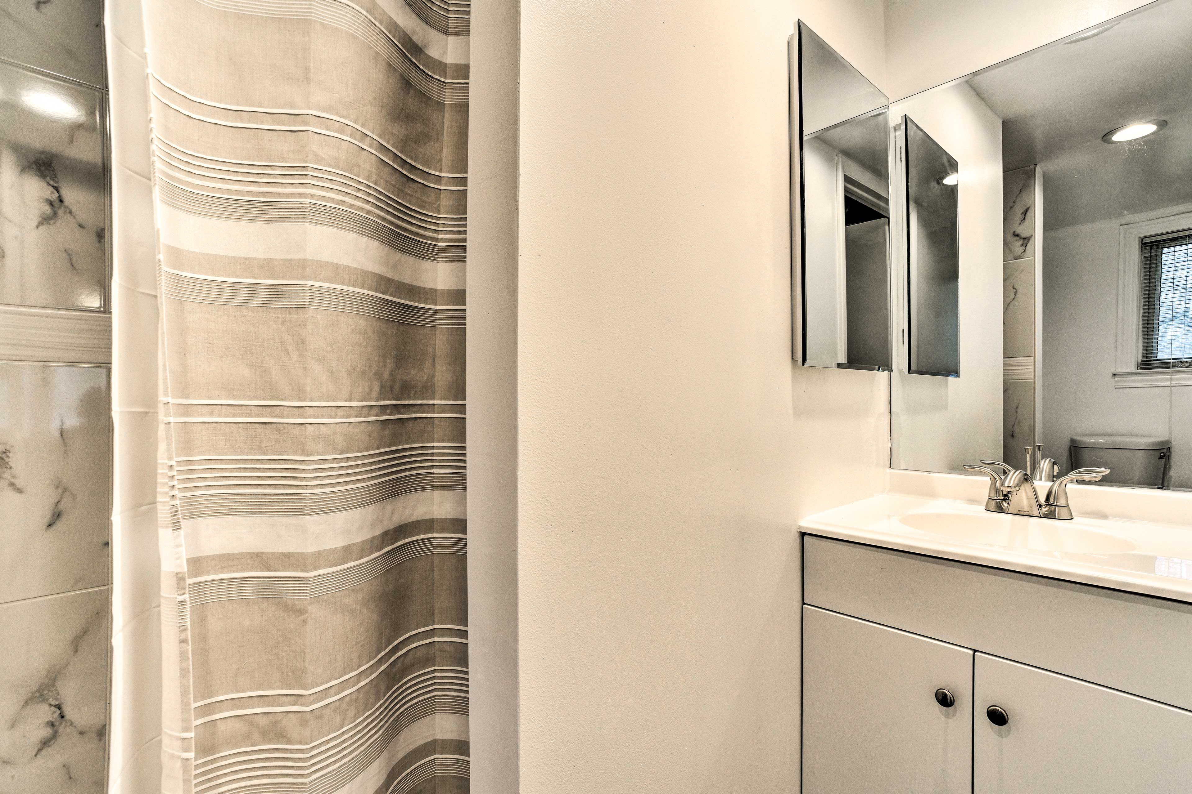 Full Bathroom