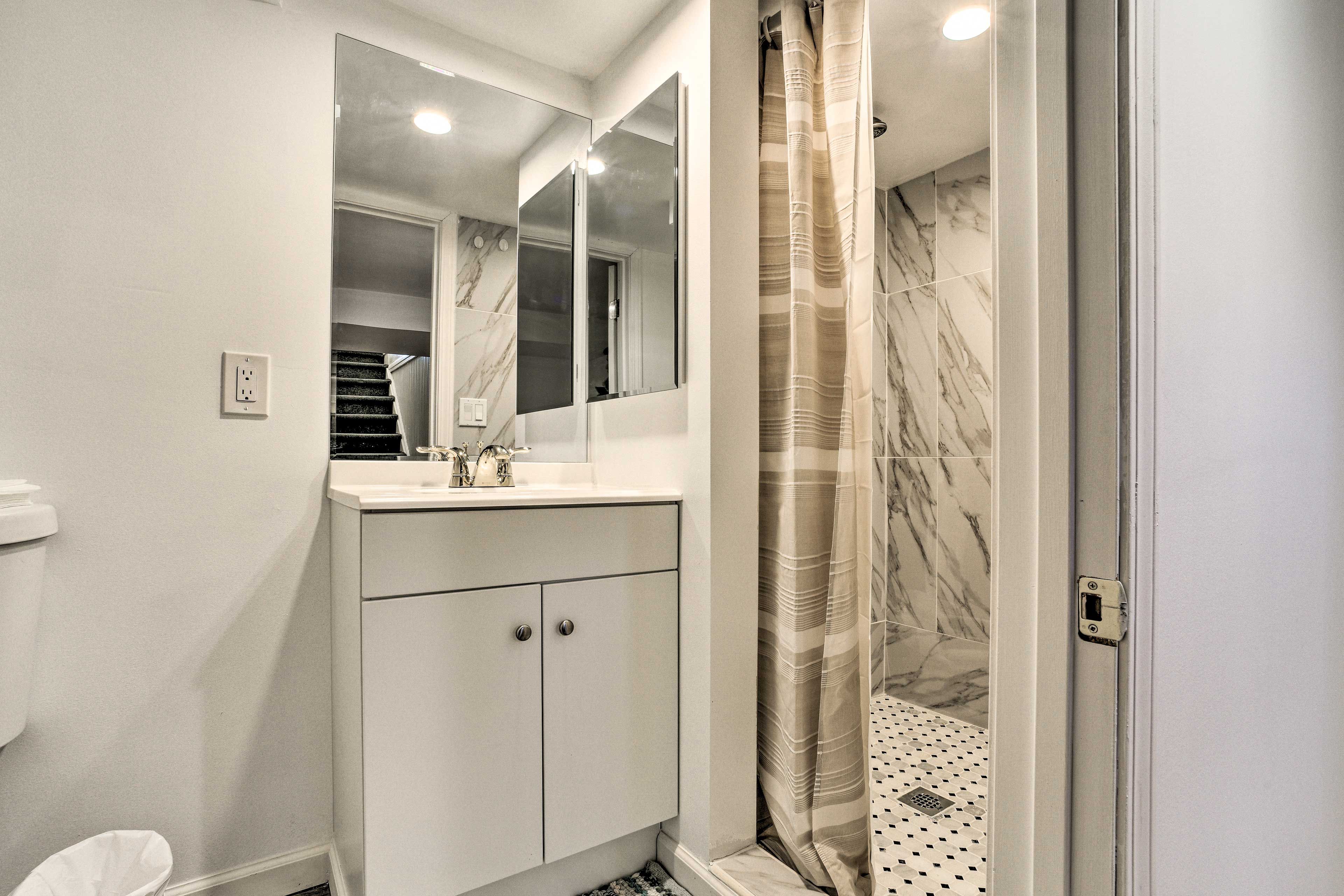 Full Bathroom
