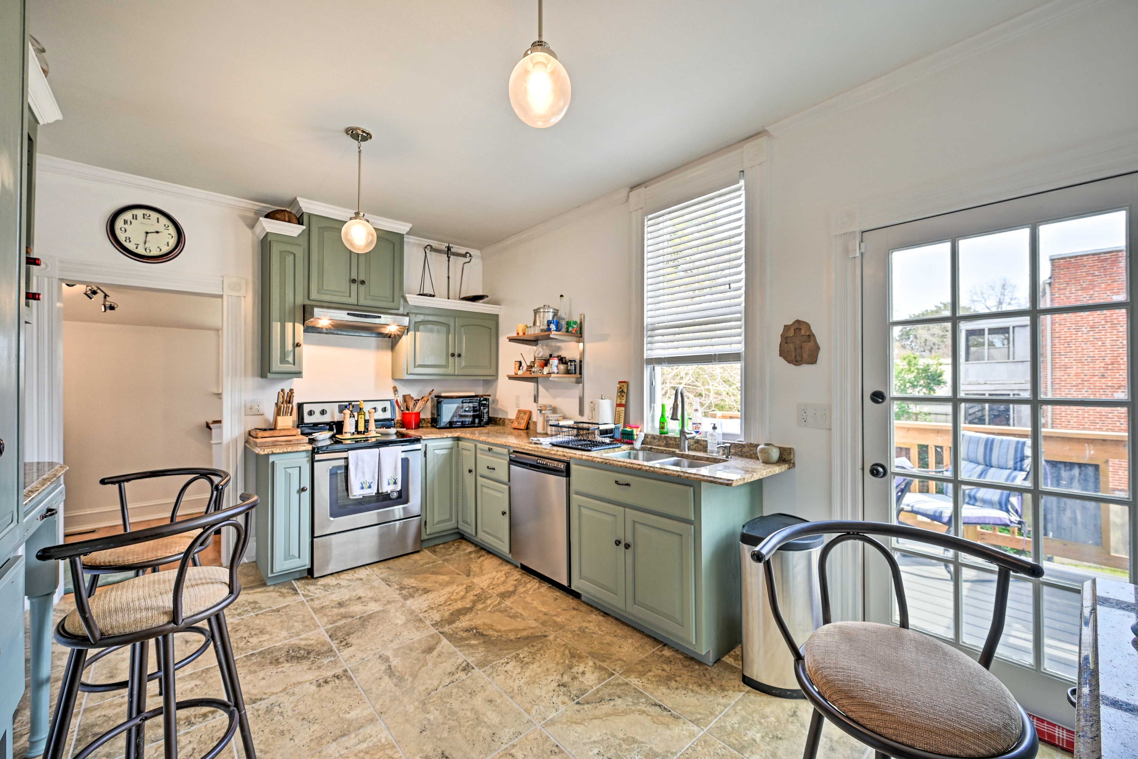 Kitchen | Coffee Maker + Grinder