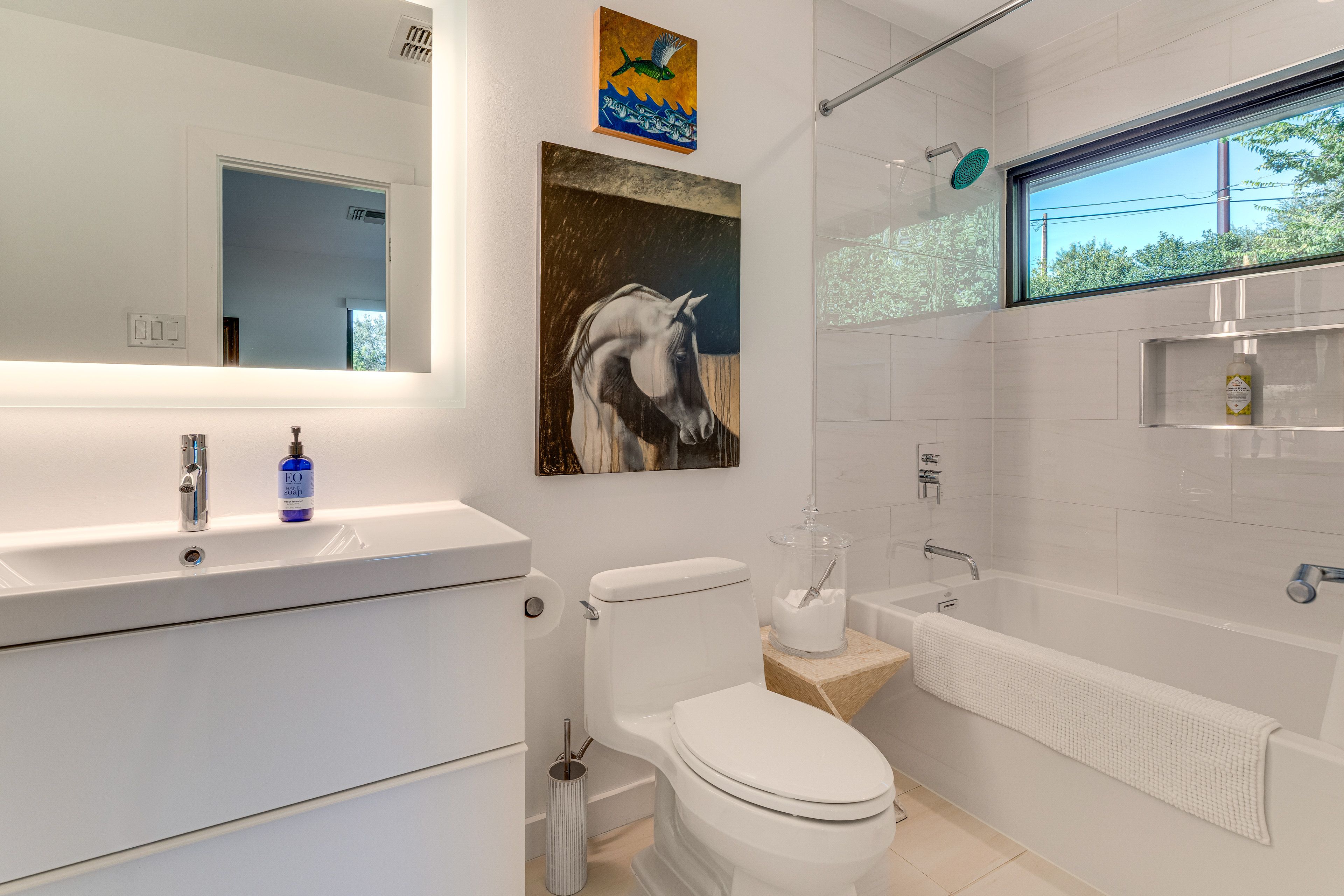 Full Bathroom