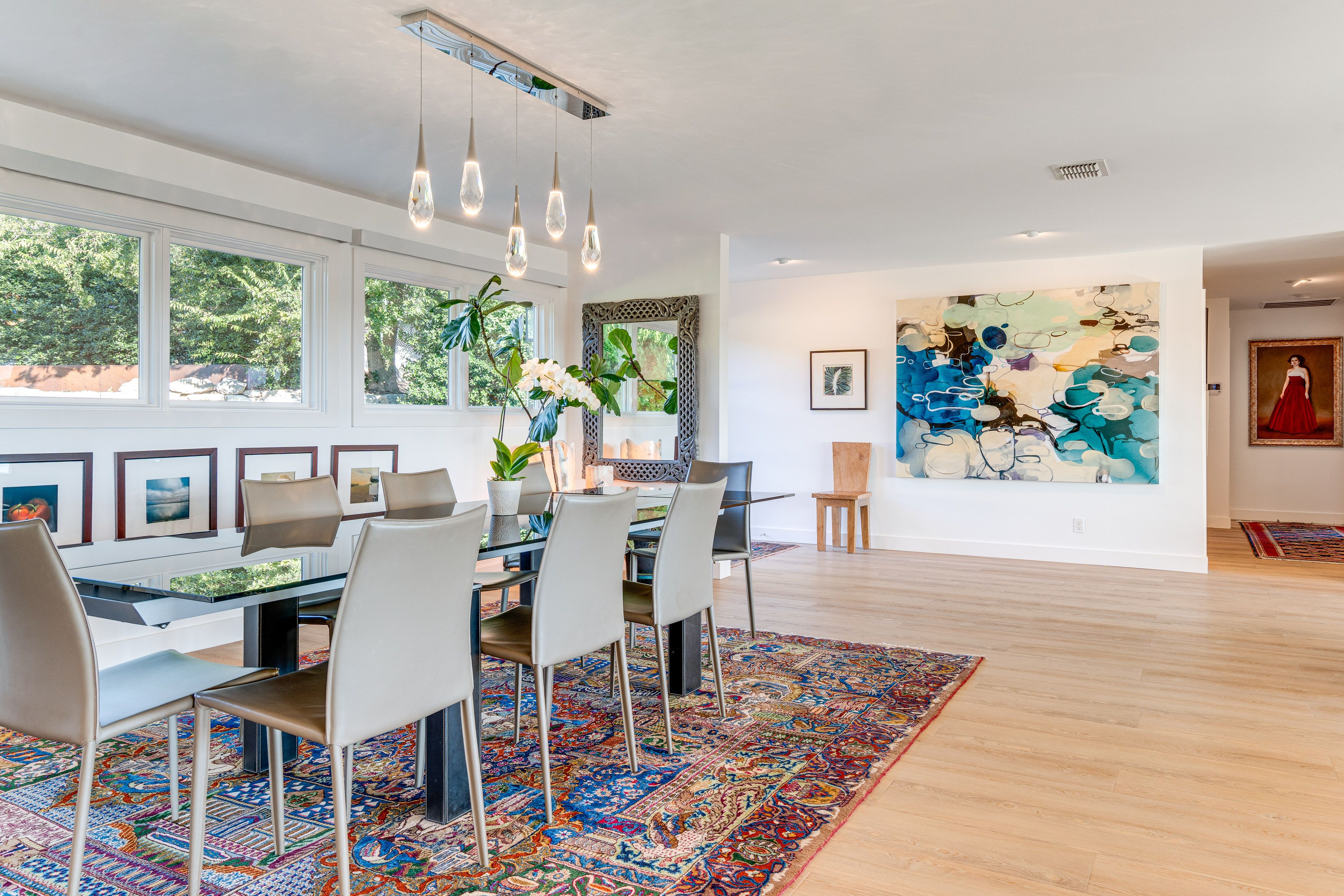 Dining Area | Dishes & Flatware Provided