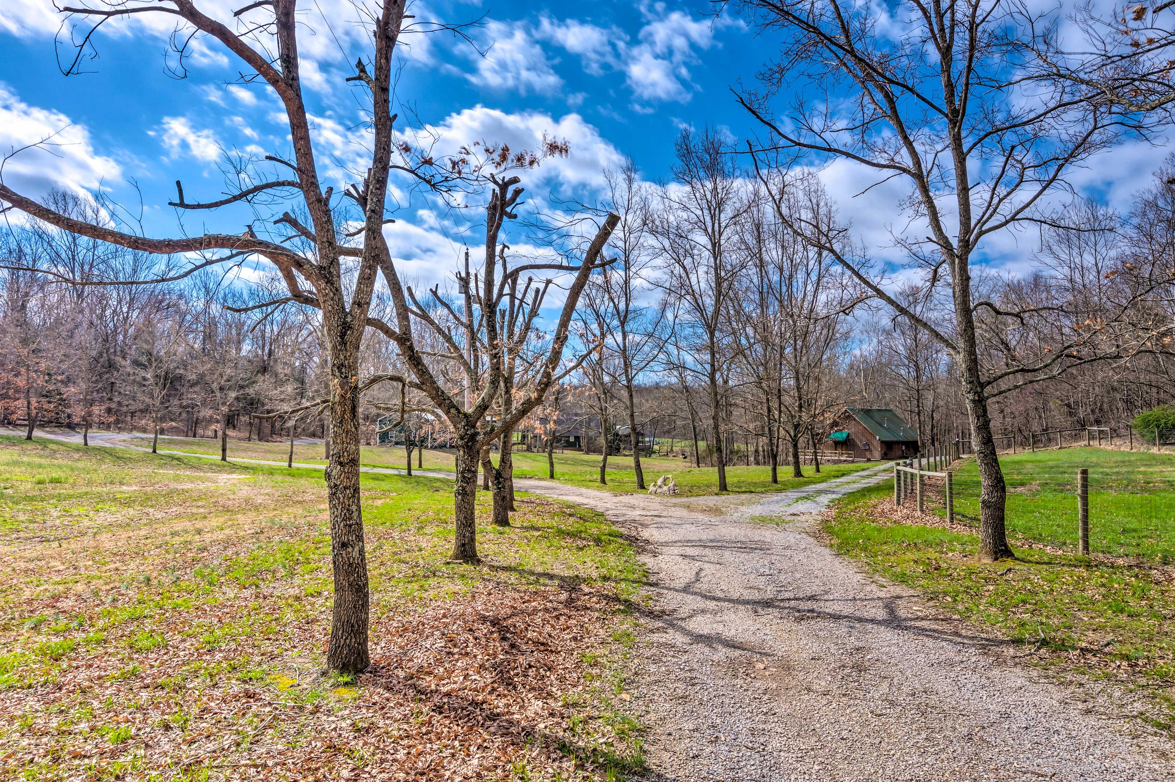 Parking | Gravel Driveway (2 Vehicles) | RV & Trailer Parking Allowed