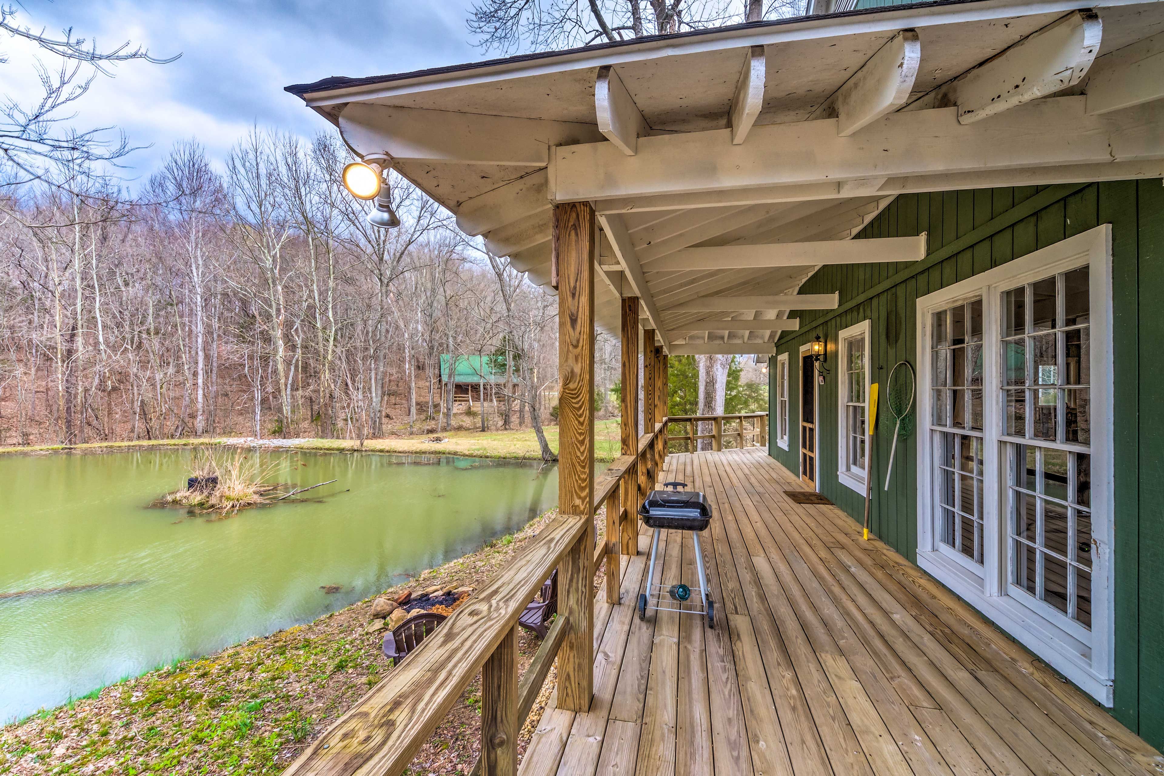 Wraparound Porch | Charcoal Grill