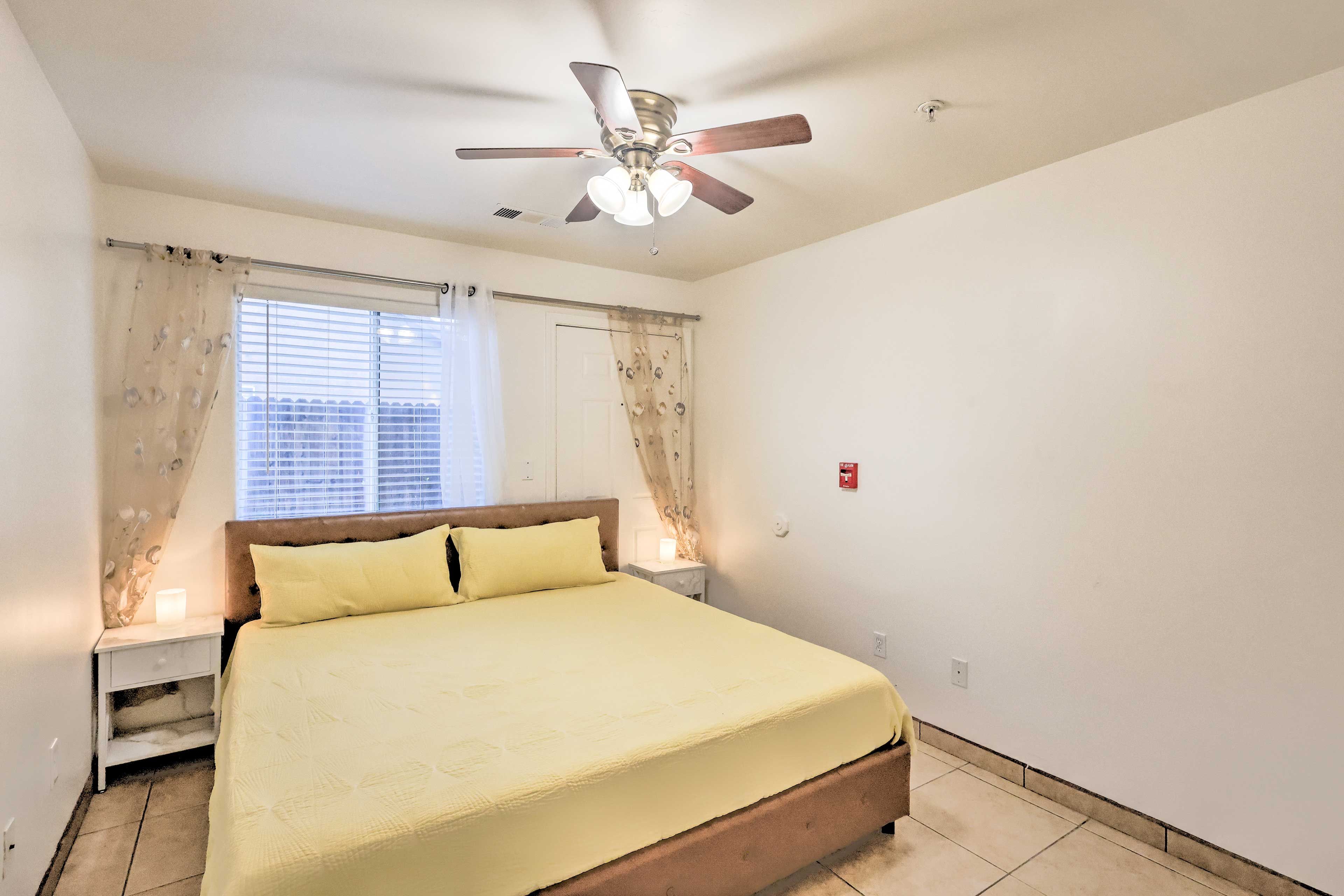 Bedroom 2 | King Bed