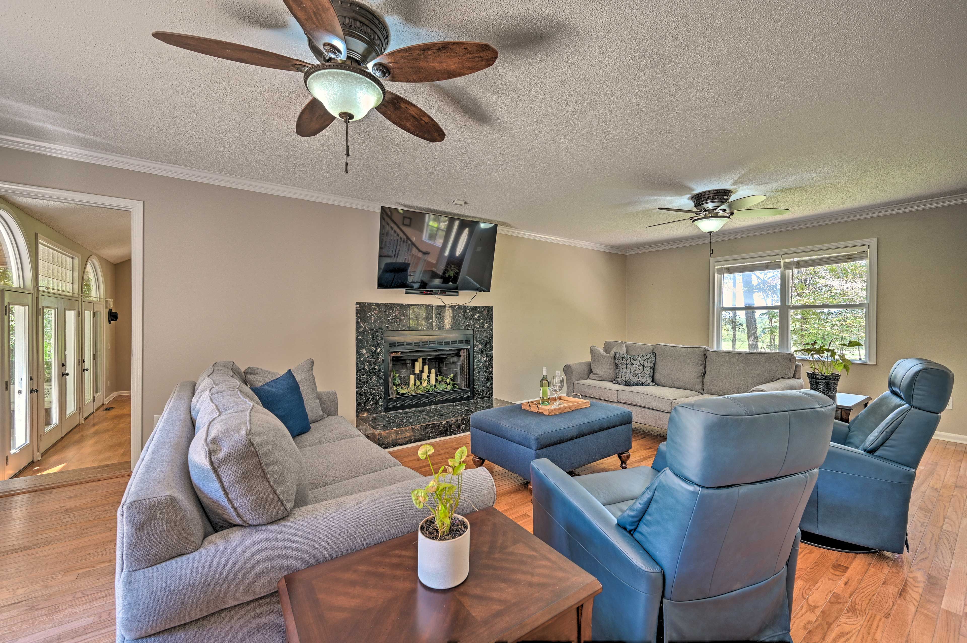 Family Room | Free WiFi | Central Heating & A/C | Decorative Fireplace
