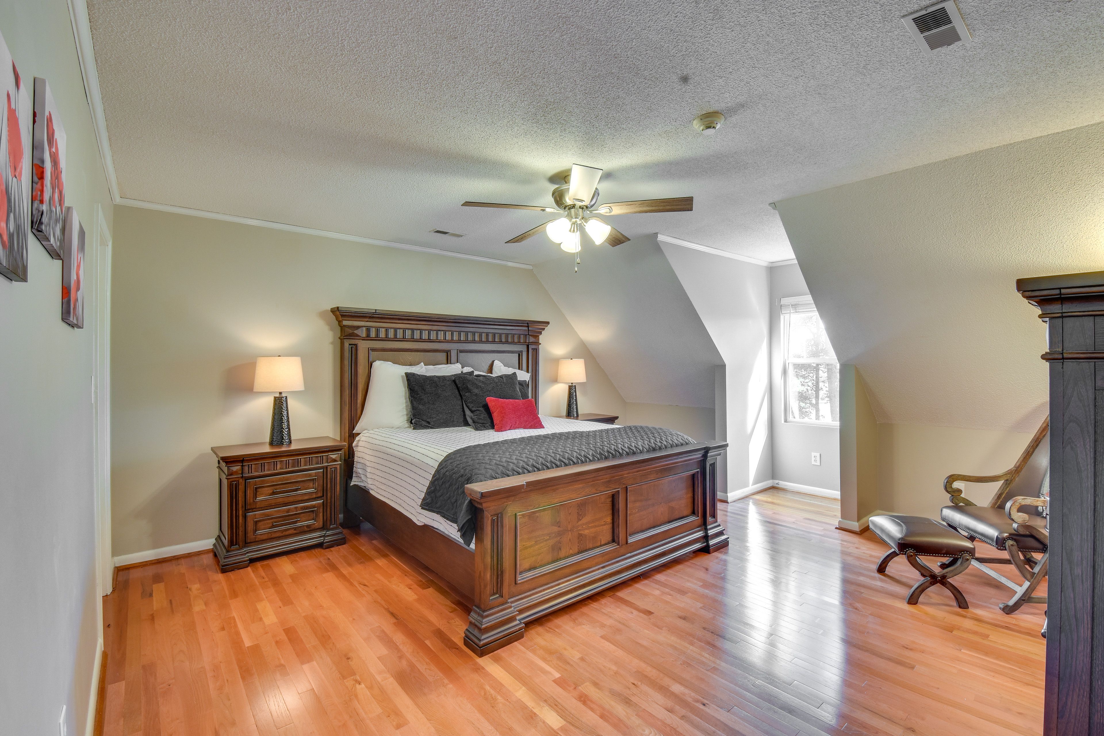 Bedroom 2 | King Bed