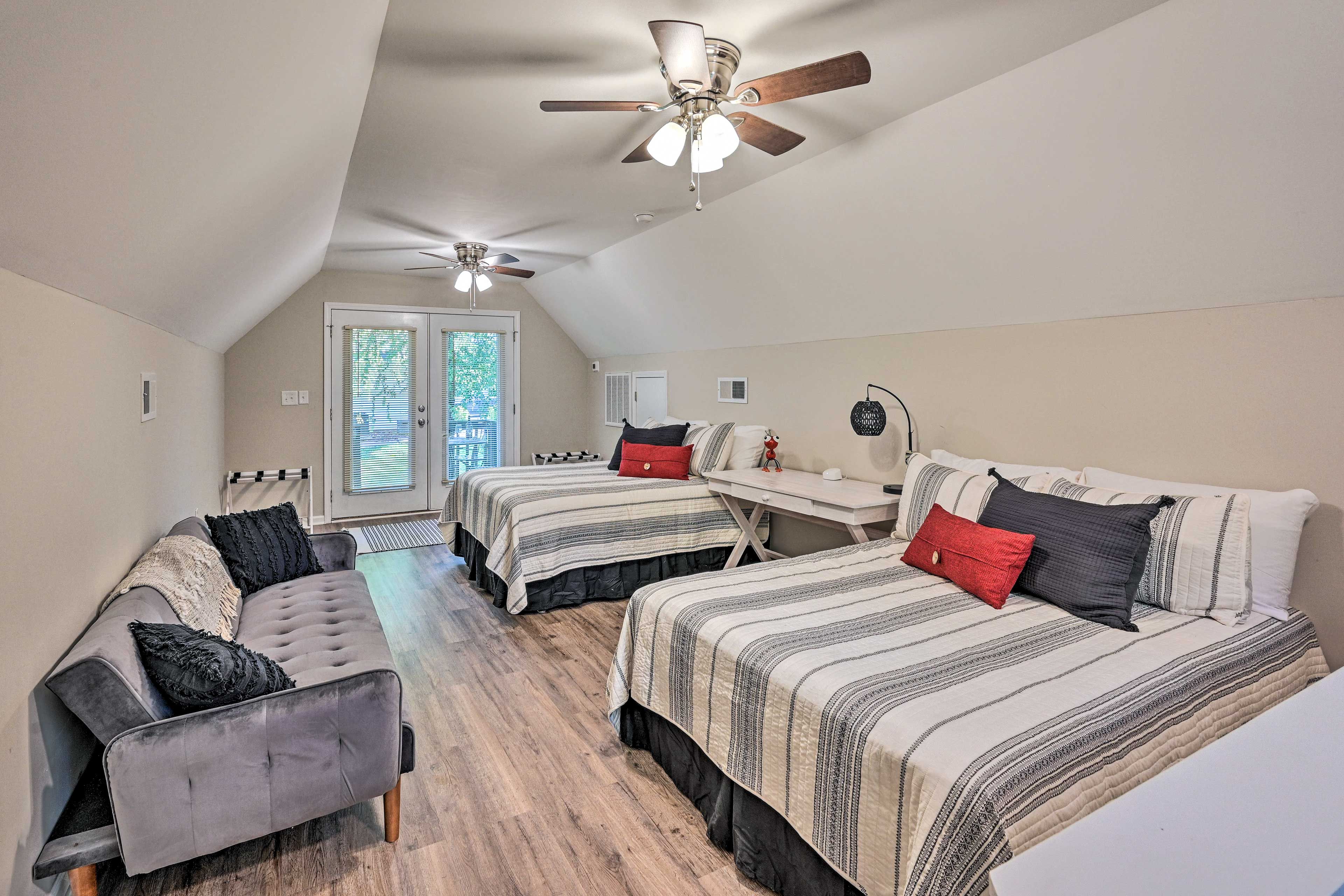 Loft | 2 Full Beds