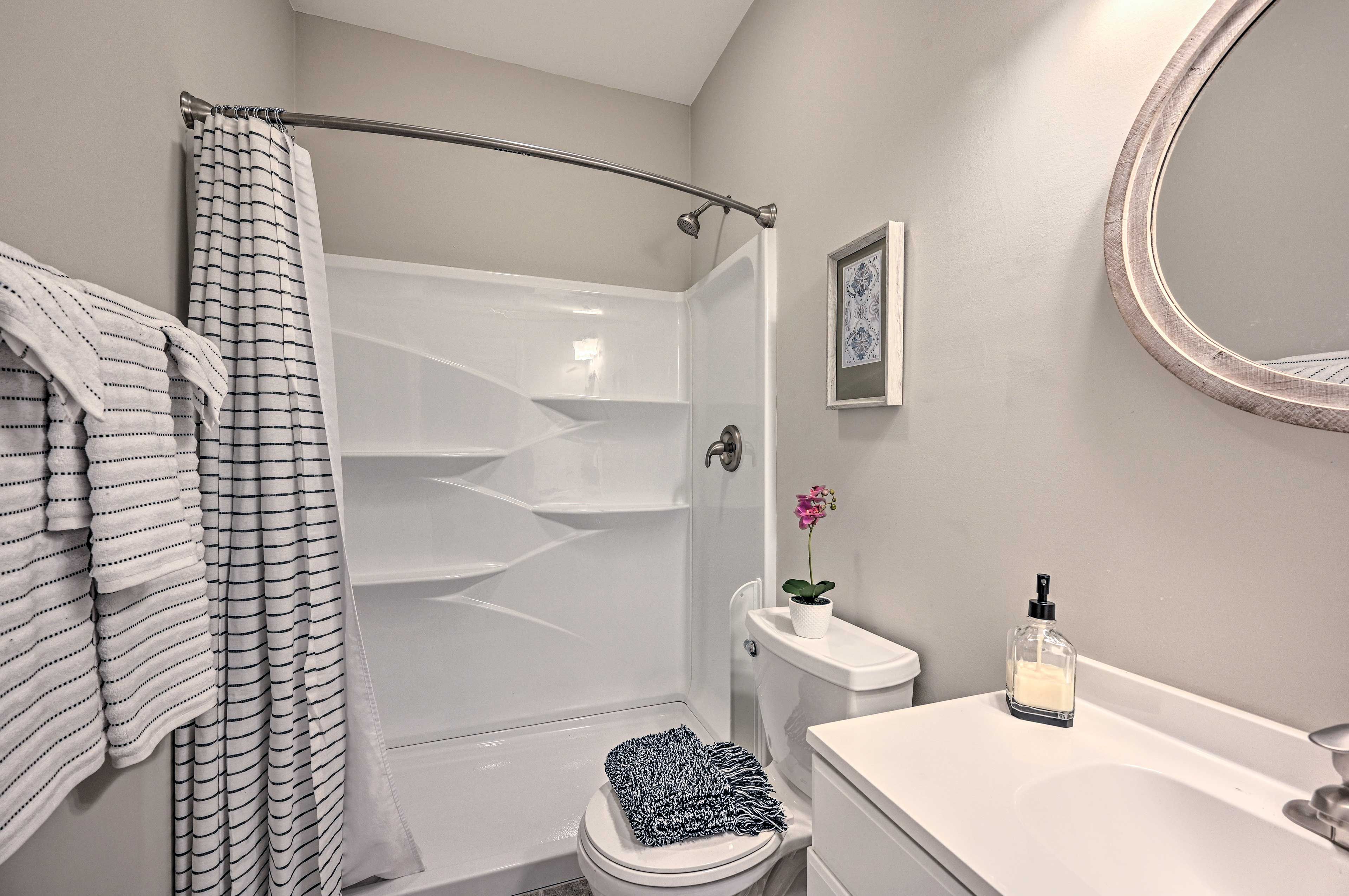 Bathroom | Towels Provided | Complimentary Toiletries | Hair Dryer