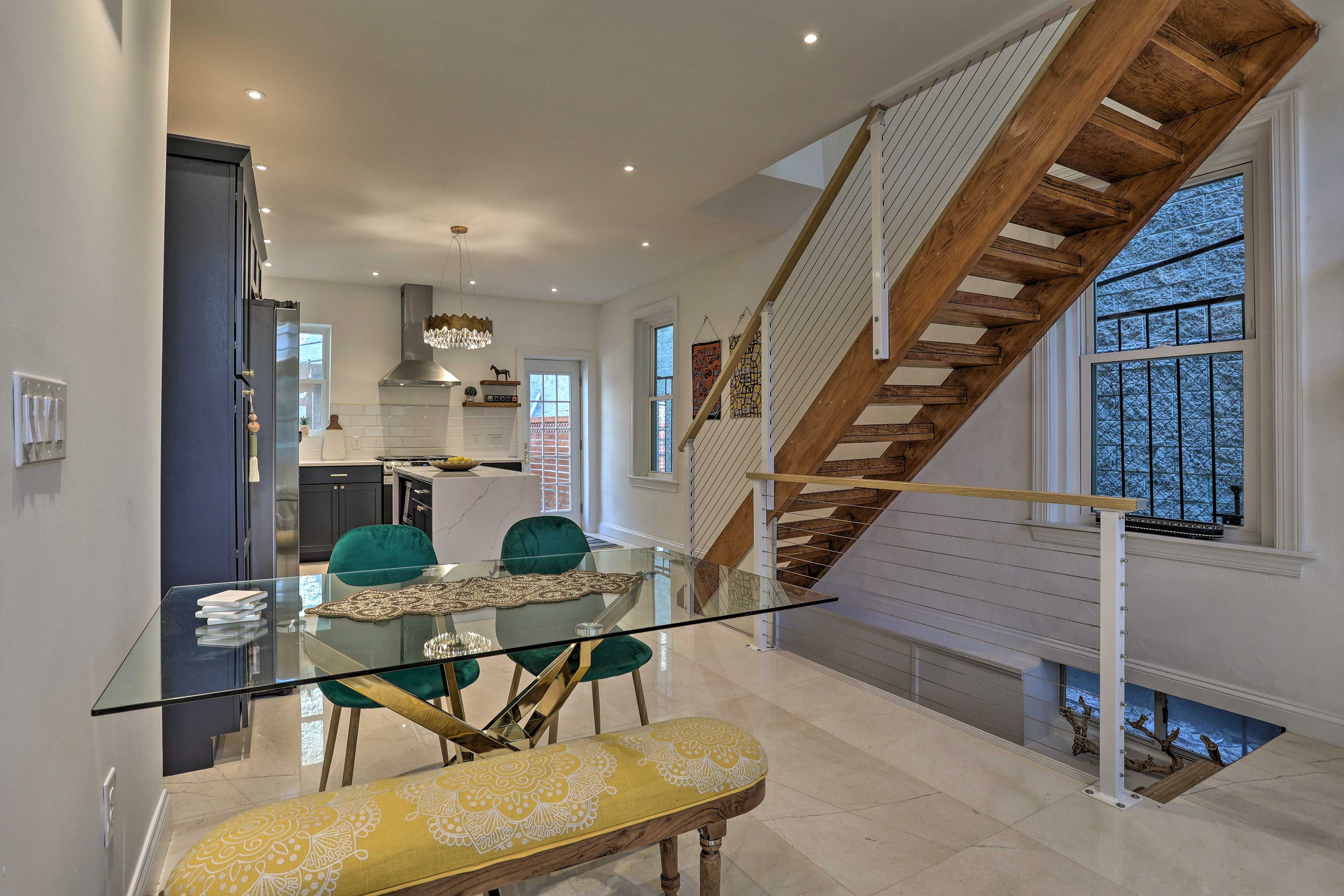 Dining Area | Dishware & Flatware Provided