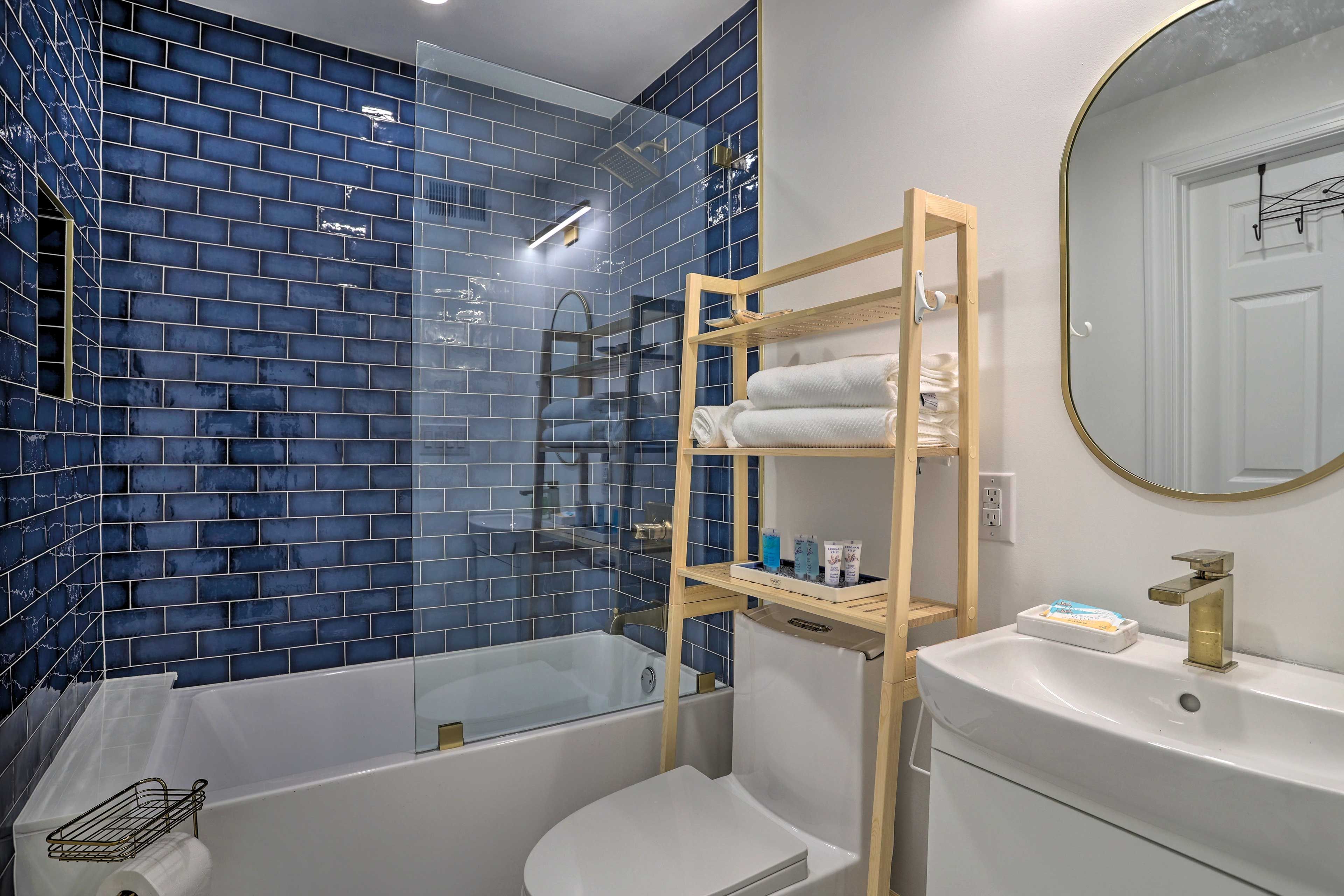 En-Suite Bathroom | Complimentary Toiletries